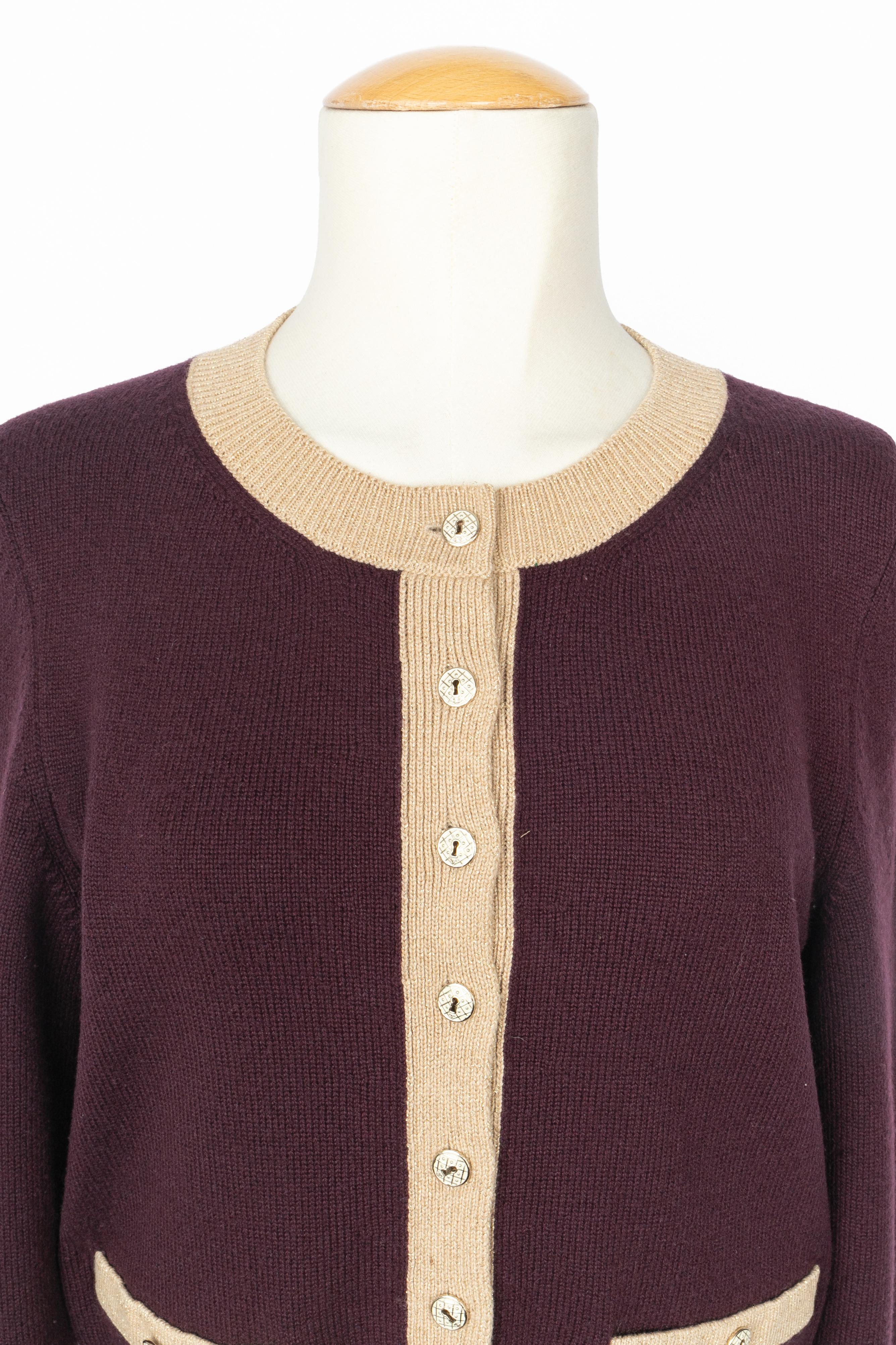 Noir Cardigan en cachemire Chanel en vente