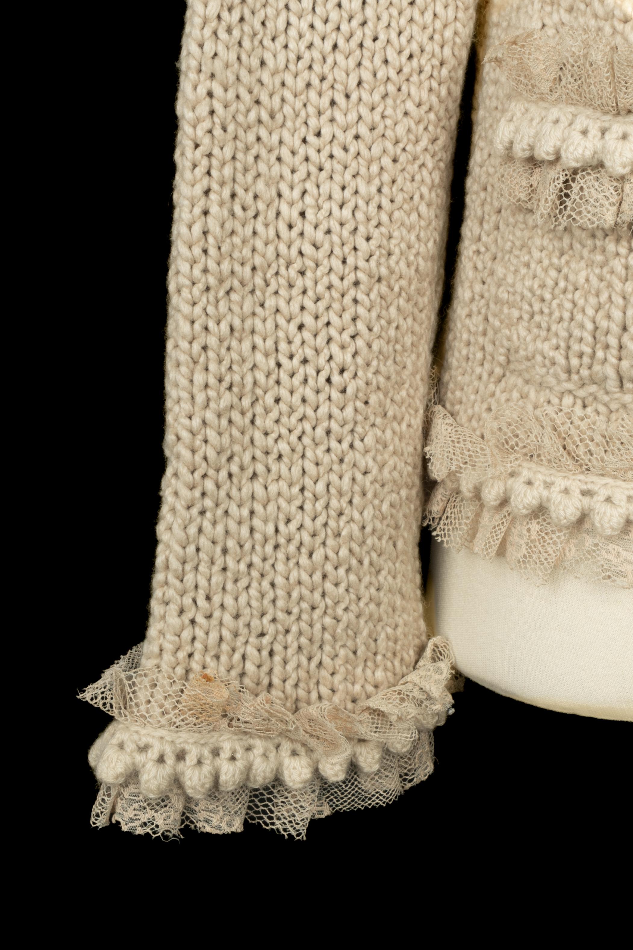 Cardigan en cachemire Chanel en vente 1