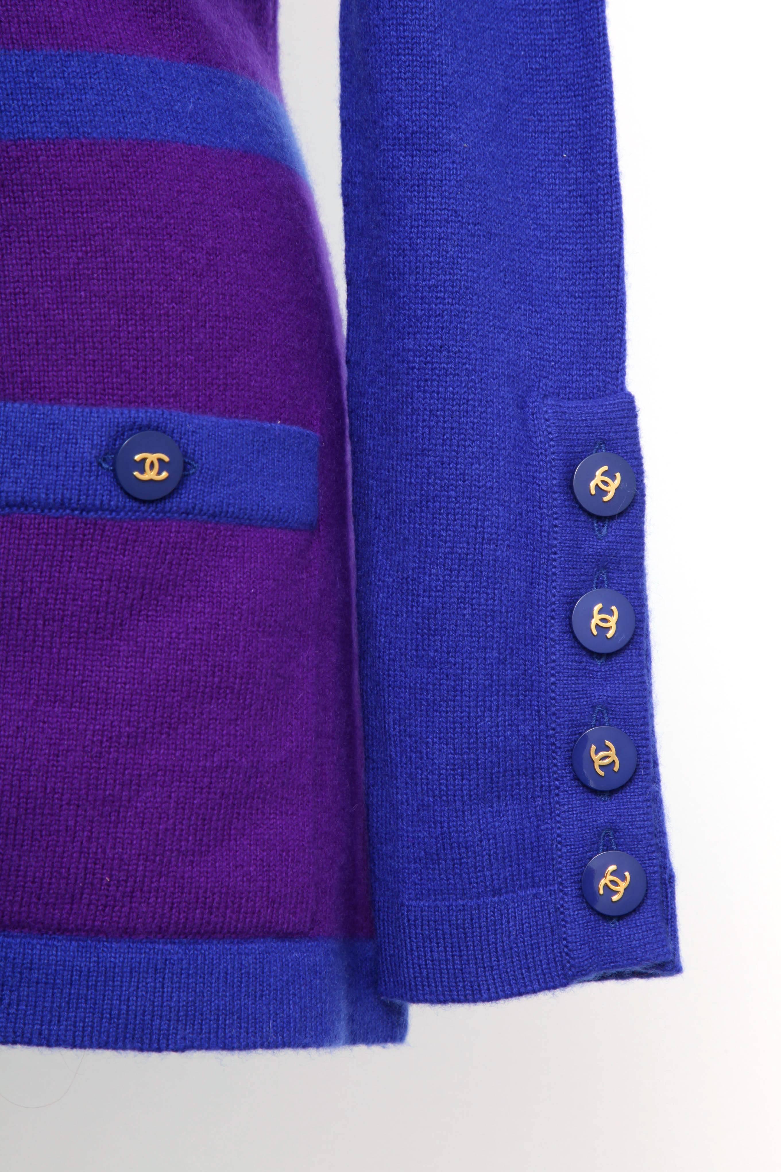Chanel Cashmere Cardigan Sweater with CC Buttons, 1990s In Excellent Condition For Sale In Chicago, IL