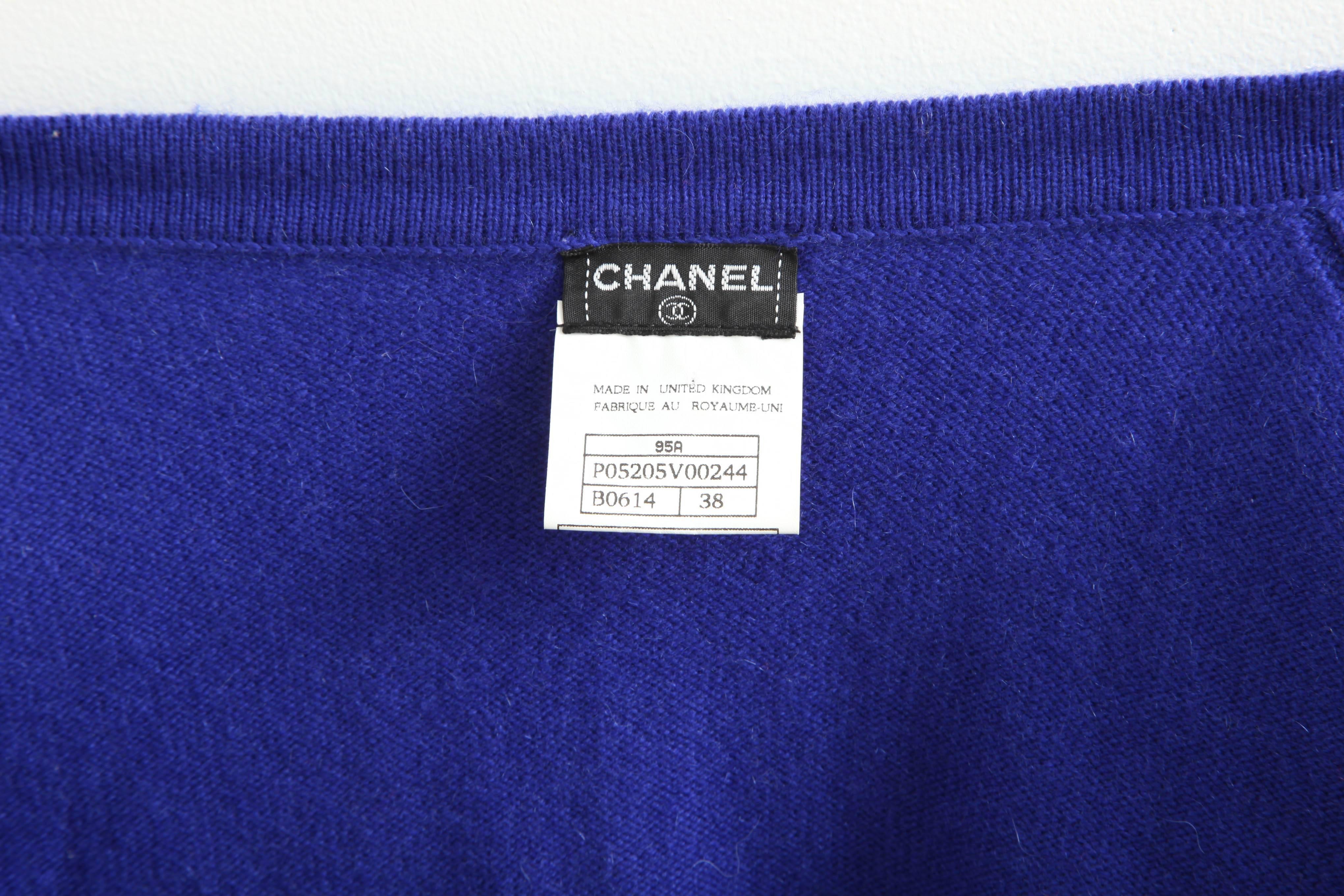 Chanel Cashmere Cardigan Sweater with CC Buttons, 1990s For Sale 2