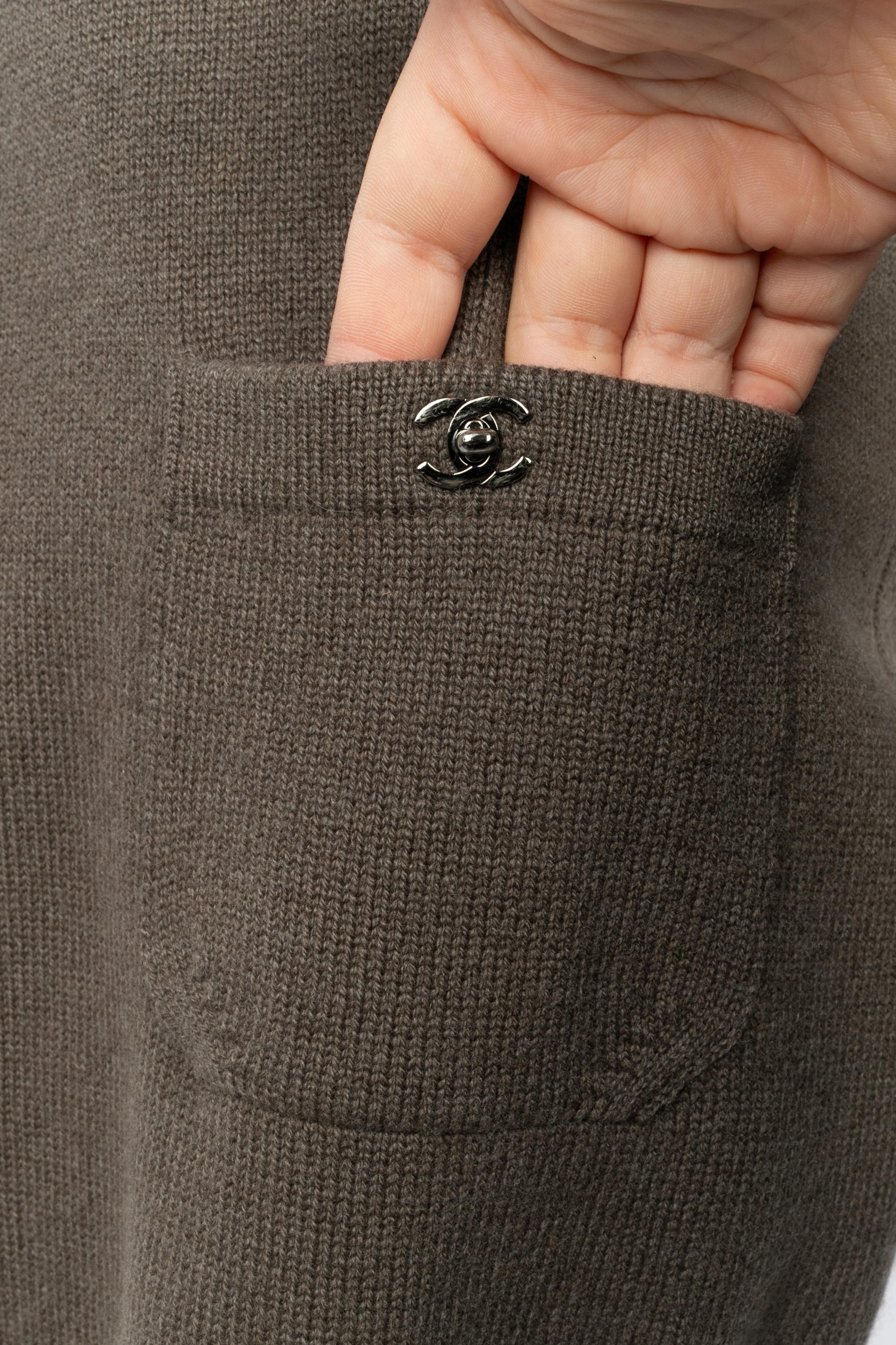 Chanel Kleid aus Kaschmir im Angebot 4