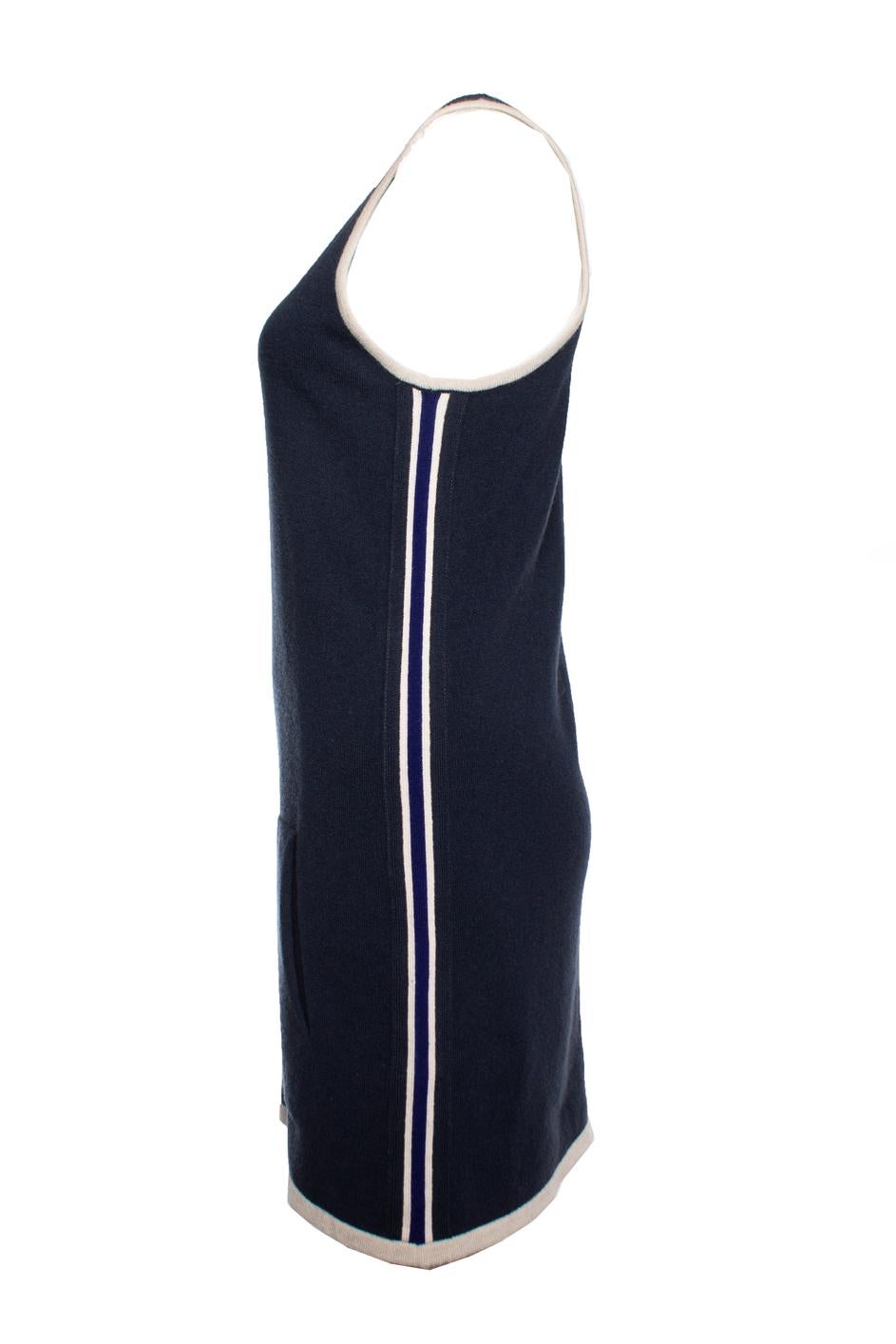 Nero Chanel, abito in cashmere con tasca a marsupio in vendita