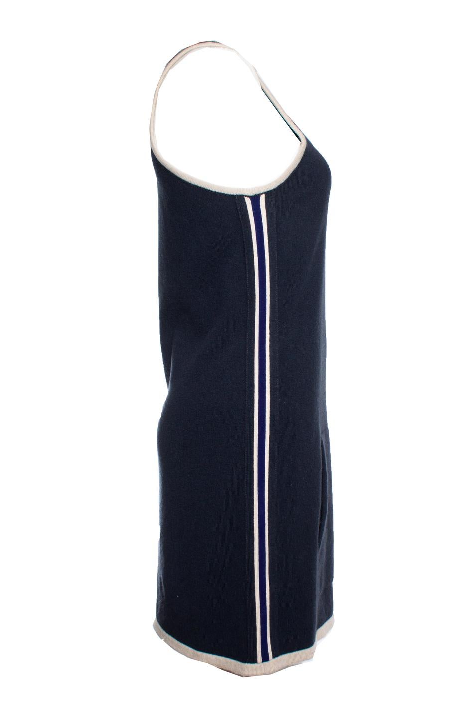 Chanel, abito in cashmere con tasca a marsupio in vendita 1