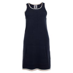 Chanel, abito in cashmere con tasca a marsupio