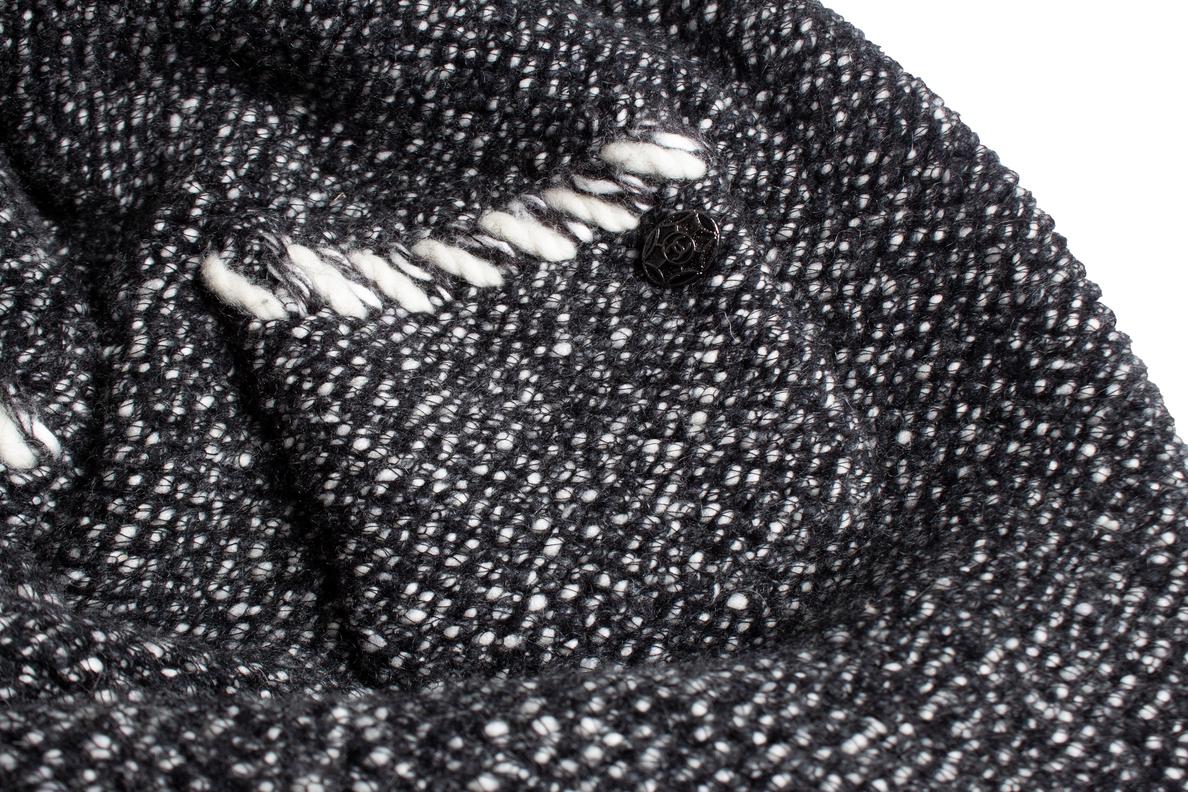 Chanel, Abito con frange in pelliccia di cashmere In condizioni ottime in vendita a AMSTERDAM, NL