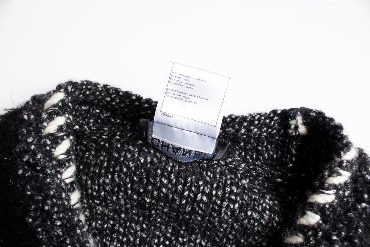 Chanel, Abito con frange in pelliccia di cashmere in vendita 2