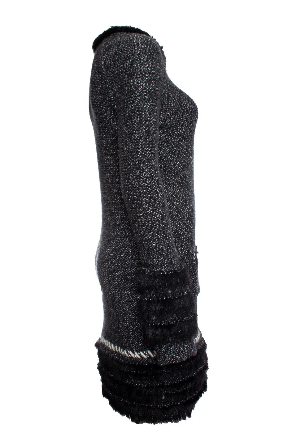Chanel, Abito con frange in pelliccia di cashmere in vendita 3