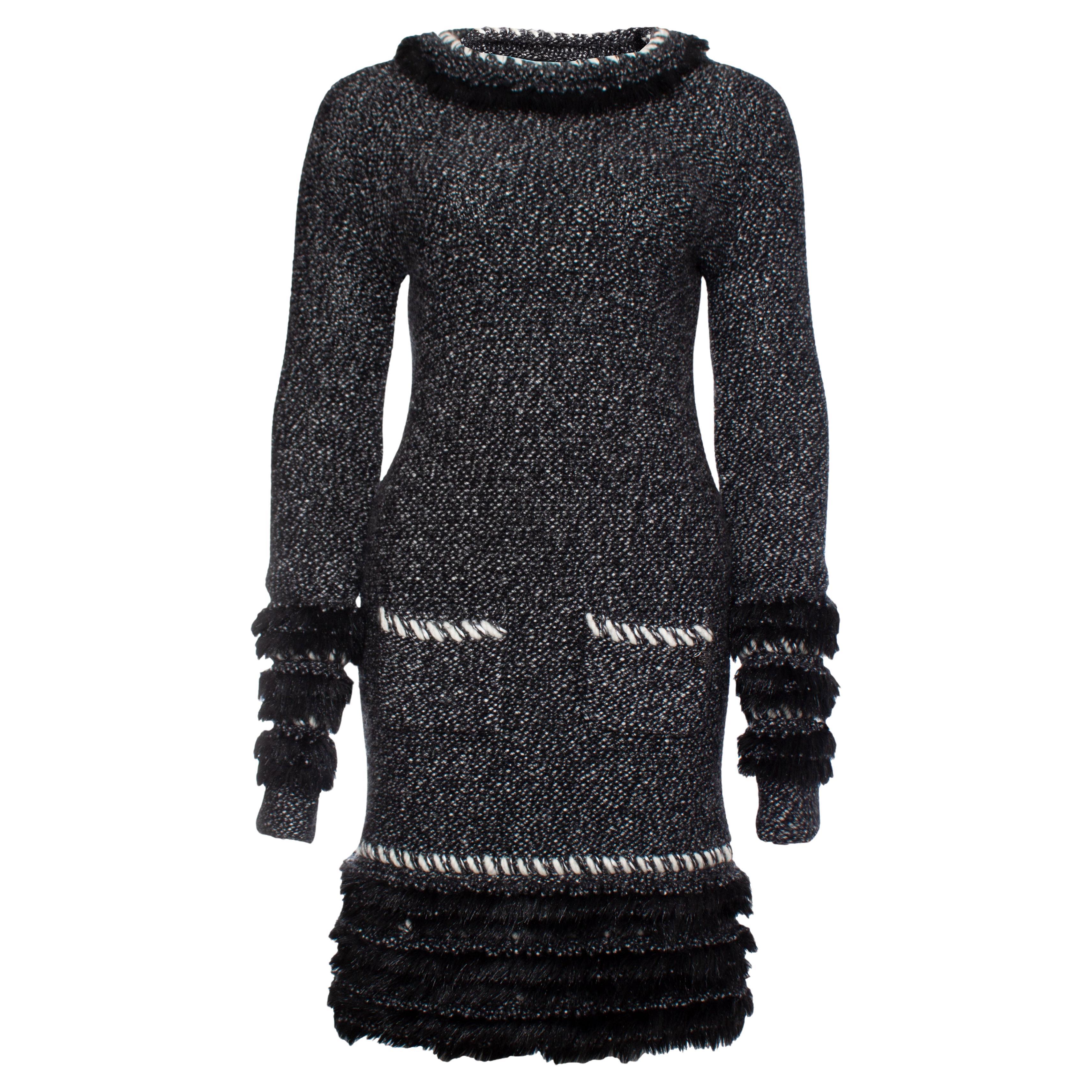 Chanel, Abito con frange in pelliccia di cashmere in vendita
