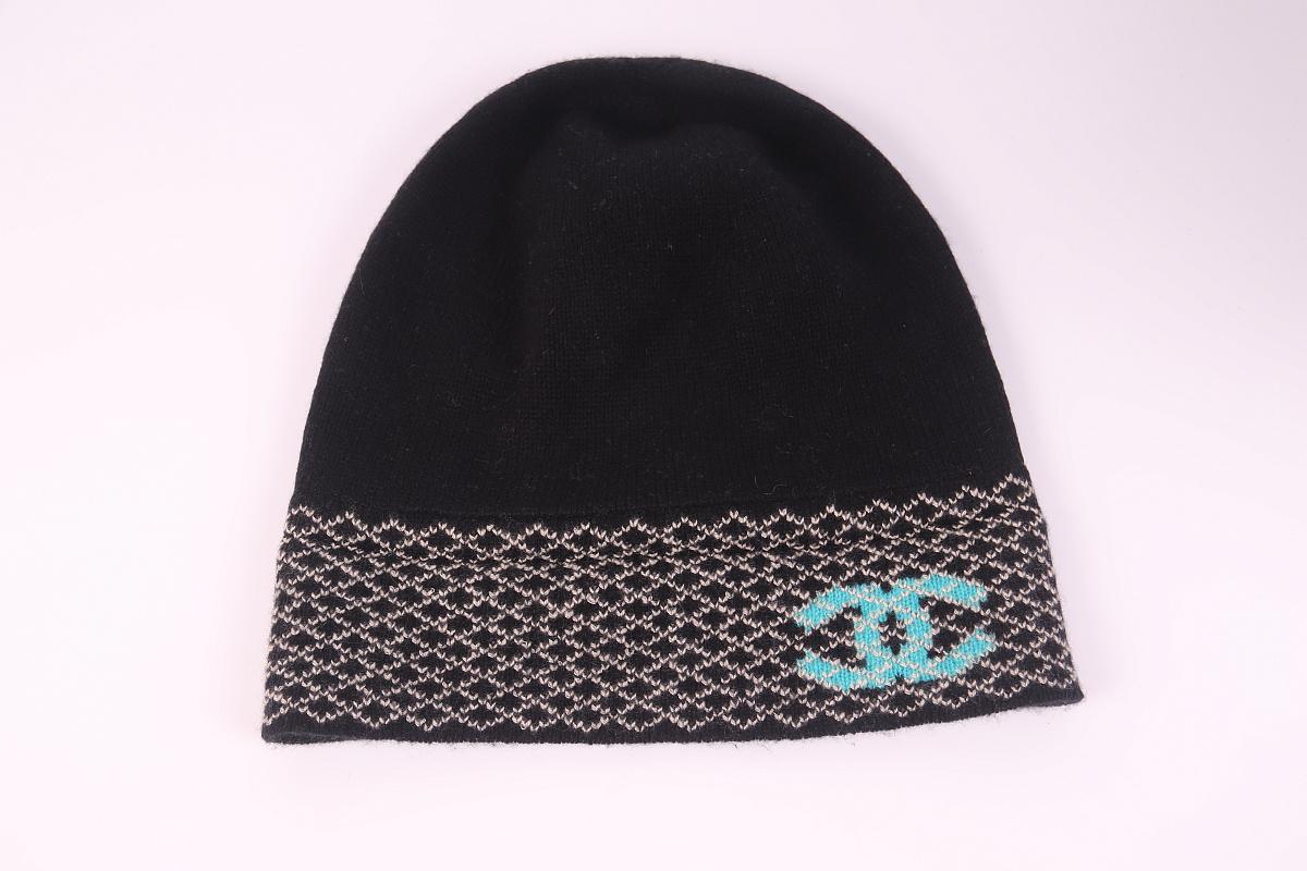 Cappello in cashmere Chanel in vendita 2