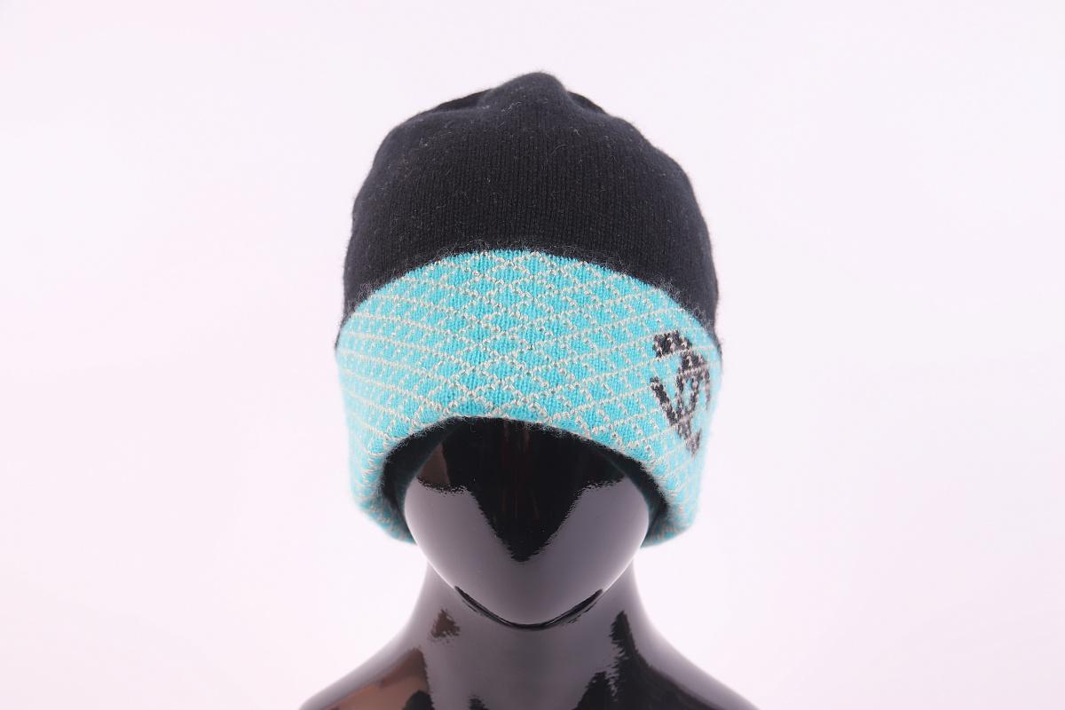 Cappello in cashmere Chanel in vendita 3