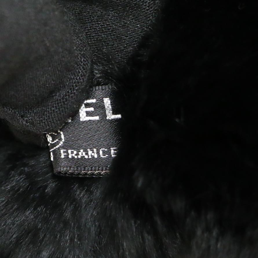 Chanel Cashmere, Leather and Fur Rabbit Mittens In Excellent Condition For Sale In Paris, FR
