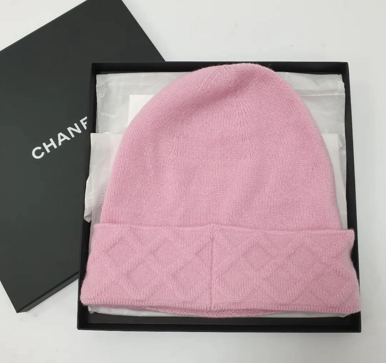 New without tags but with the box.
One size