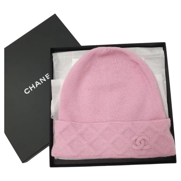 Chanel Cashmere Light Pink CC Logo Hat at 1stDibs | chanel  display picture 1