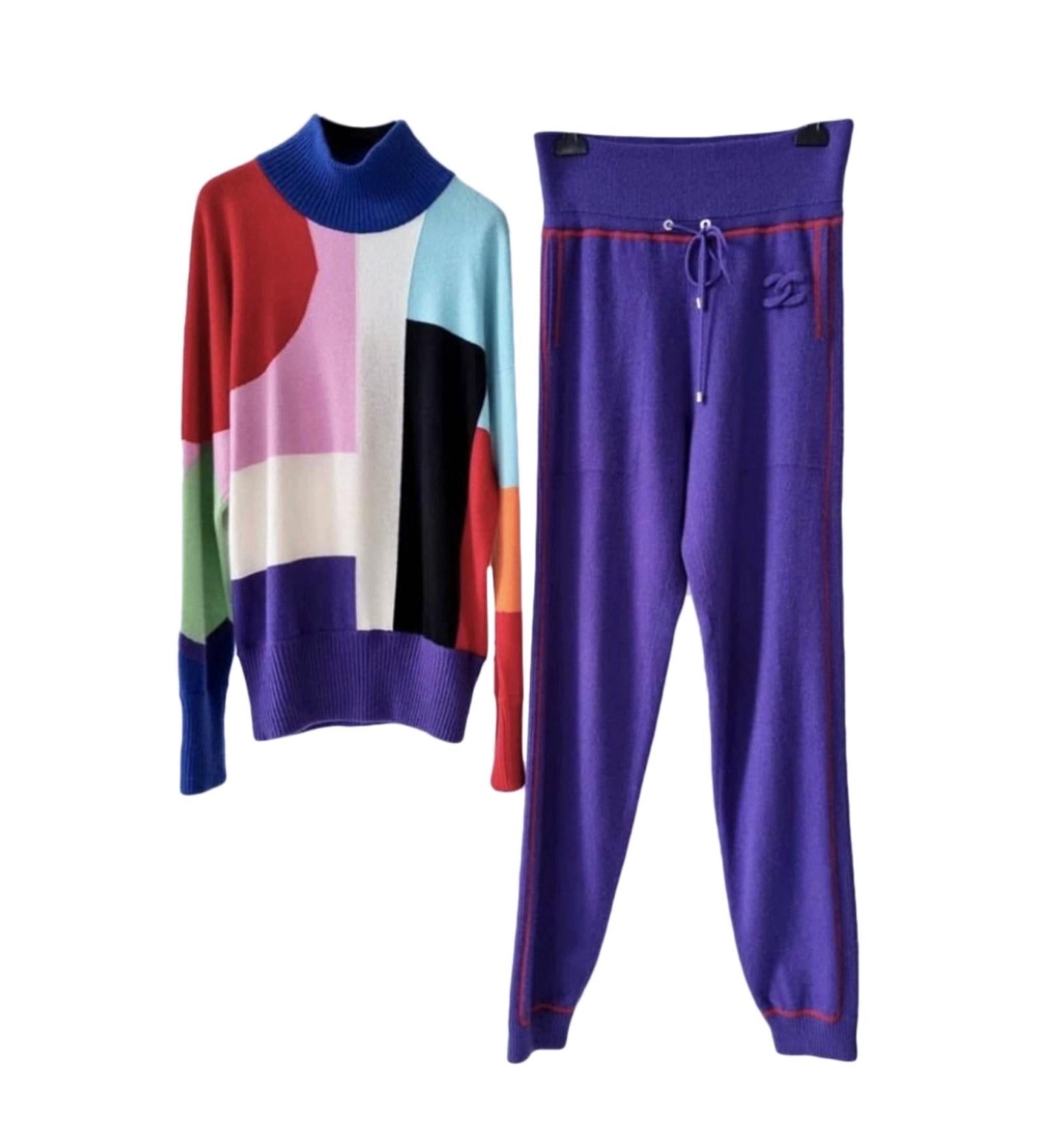 Lussuosa tuta da camera in cashmere Chanel con motivo astratto riferito a Picasso 
- Toppa con logo CC
- in puro cashmere 
- perfetta come sdraio o per una passeggiata
Marchio di taglia per entrambi i pezzi 38 FR. Conditio sine qua non