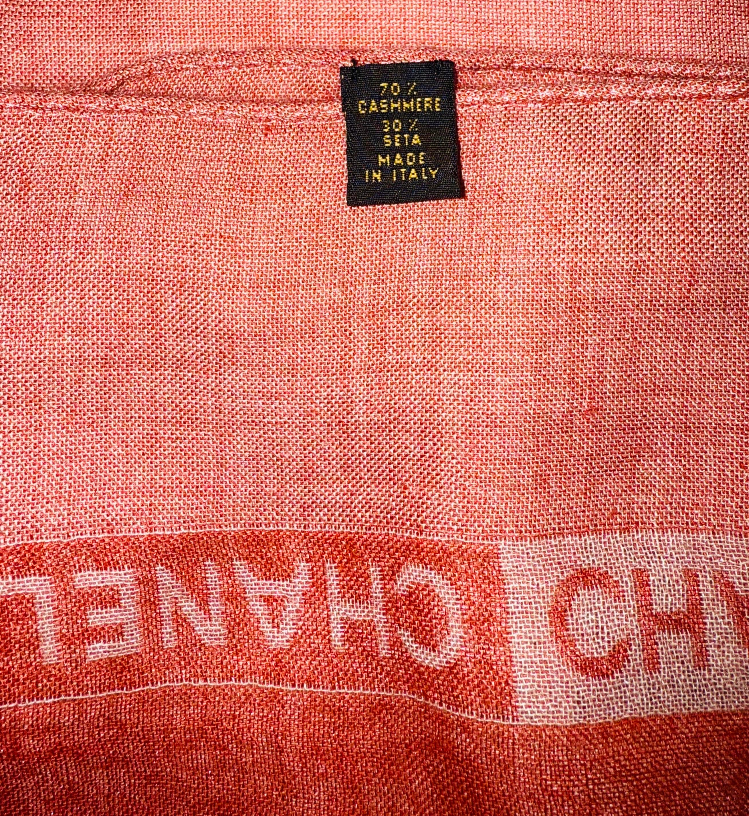 Chanel cashmere scarf In Good Condition For Sale In Sheung Wan, HK