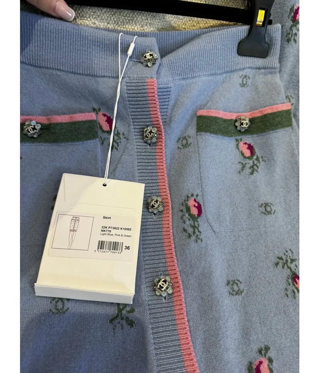Women's or Men's Chanel cashmere skirt with crystal buttons For Sale