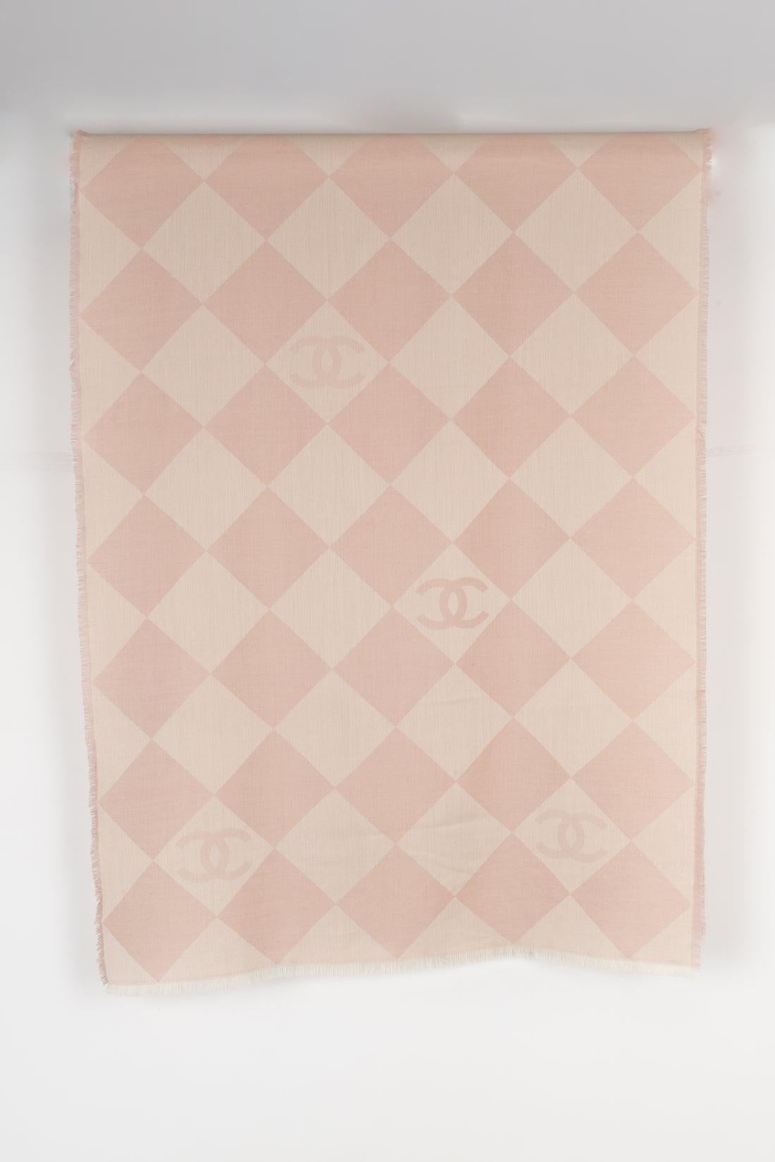 Women's Chanel Cashmere Stole in Pink Tones For Sale