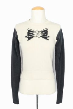 Chanel cashmere sweater fall 1995