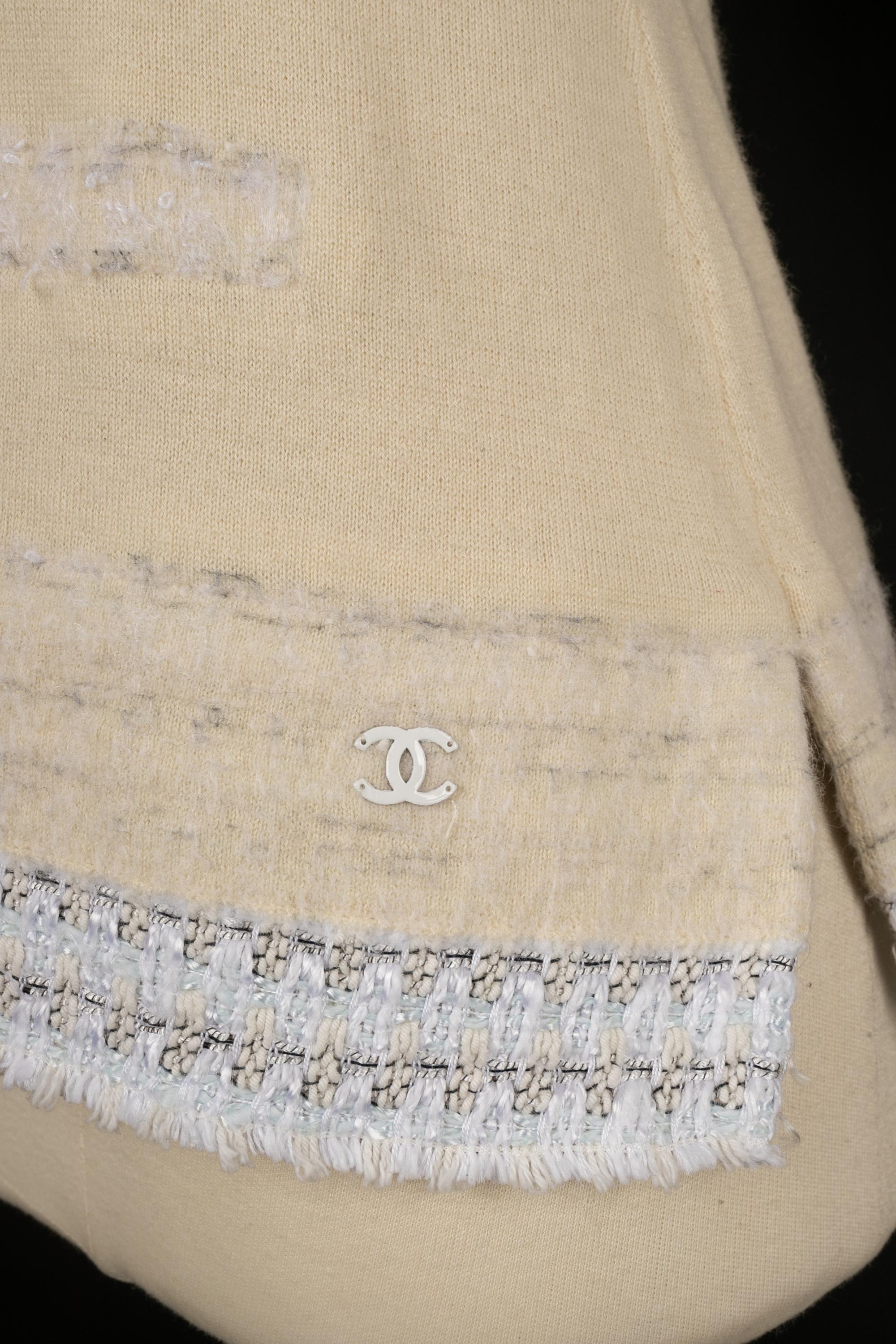 Chanel cashmere top For Sale 2