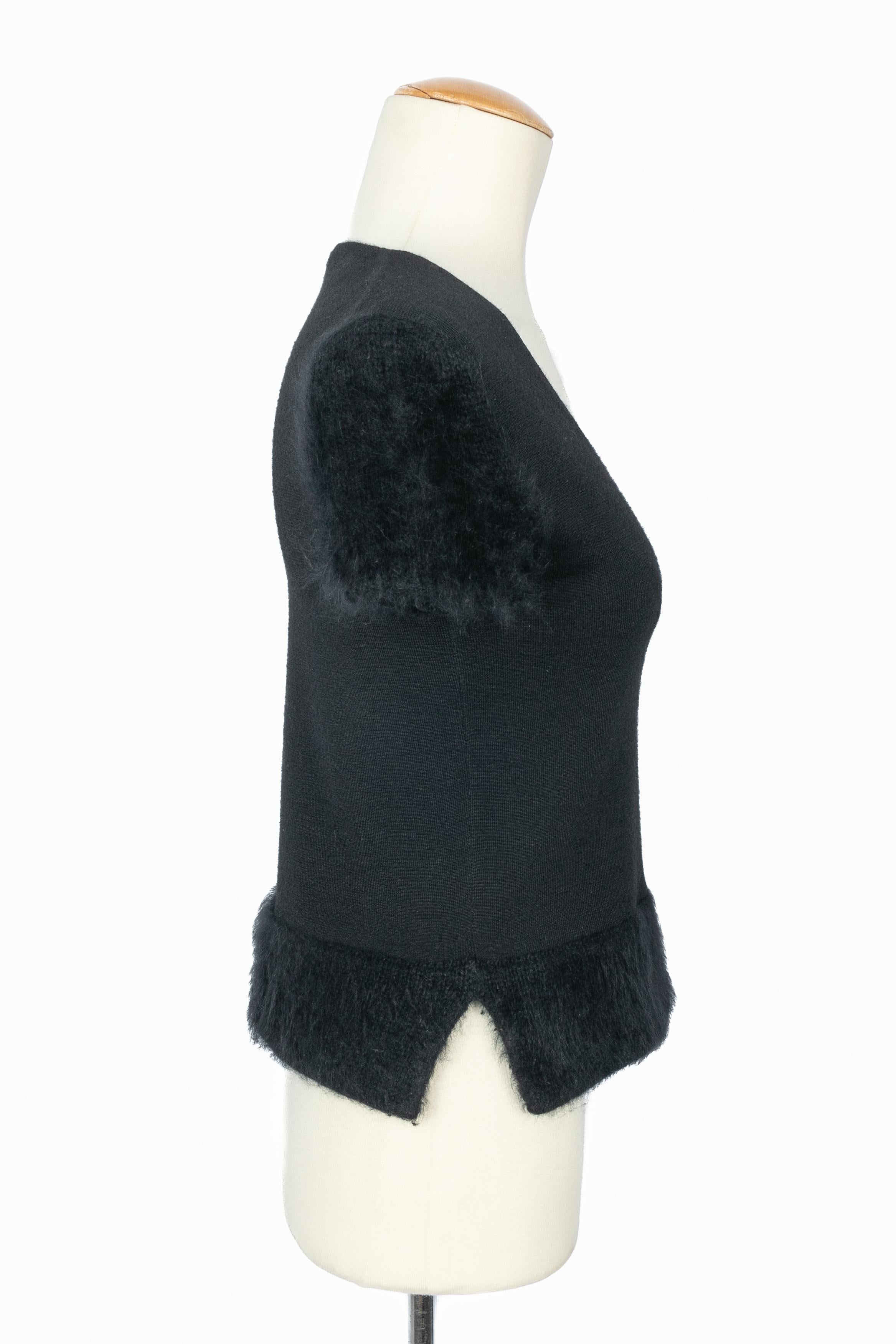 Top en cachemire Chanel en vente 1