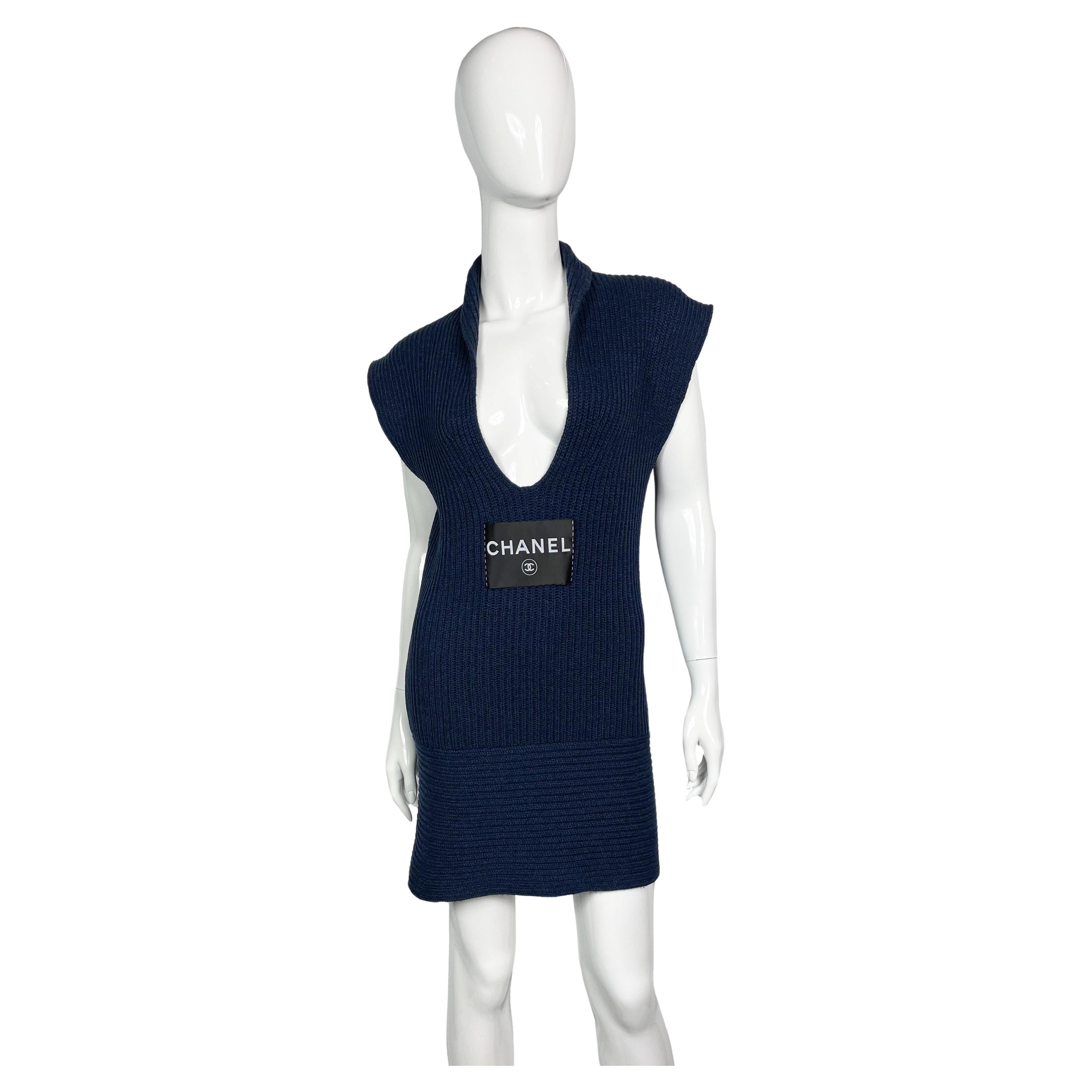 Chanel cashmere V-neck Logo dress, resort 2008 For Sale