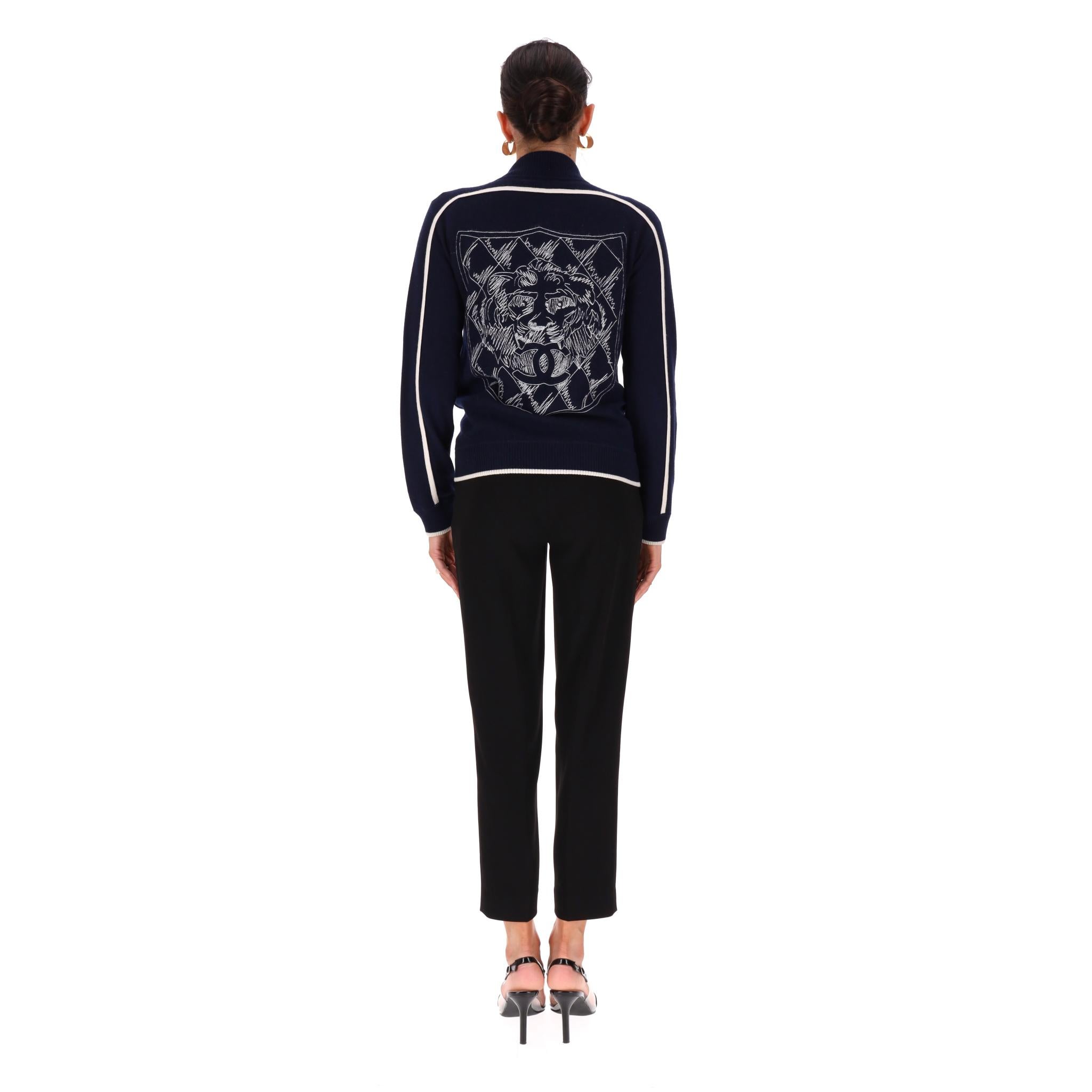 Chanel Kaschmir-Strickjacke mit Reißverschluss und Löwenkopf &  CC