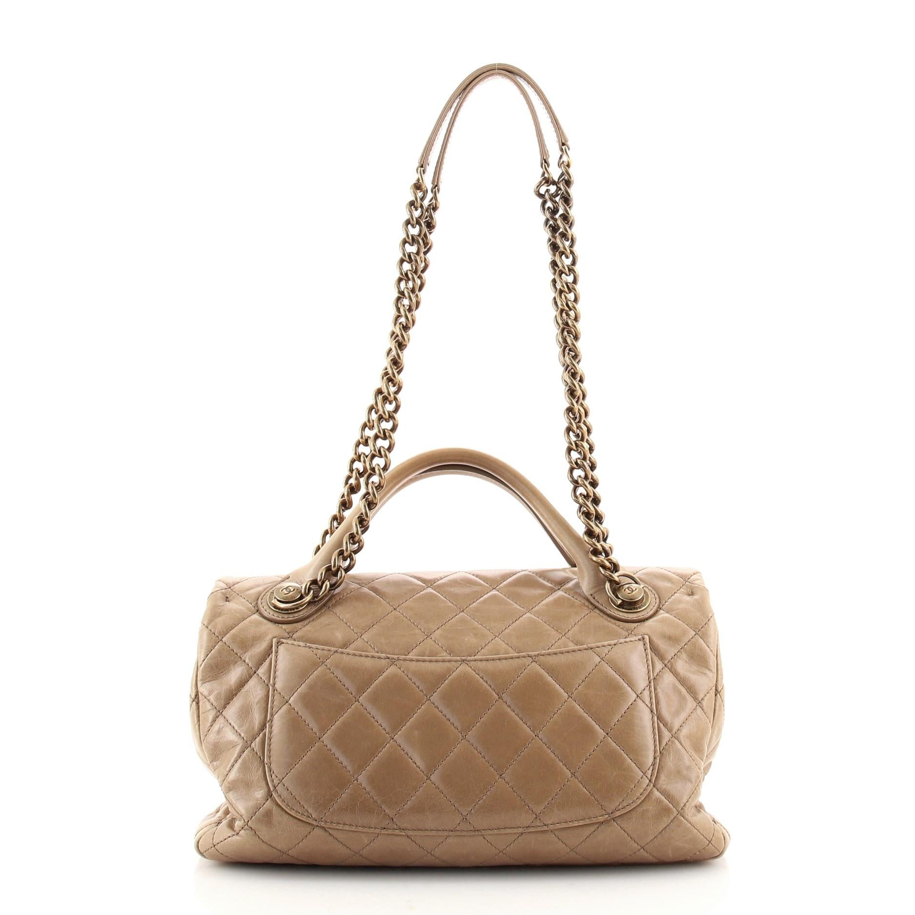 Chanel Castle Rock Klappentasche aus gestepptem glasiertem Kalbsleder Medium im Zustand „Gut“ in NY, NY