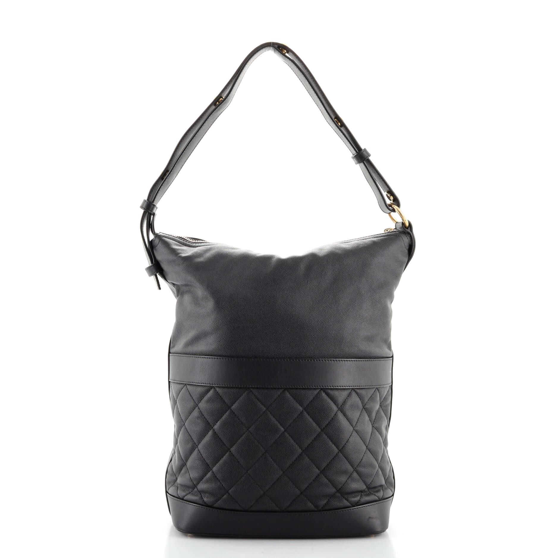 Chanel Casual Style Hobo Gesteppt Kaviar Medium im Zustand „Gut“ in NY, NY