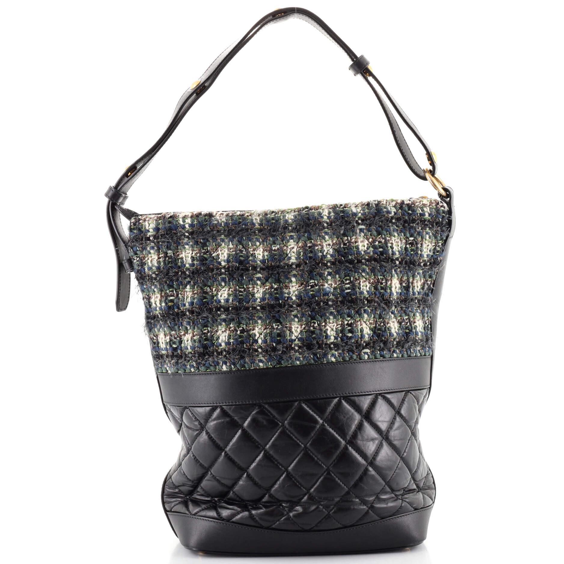 Nero Hobo Chanel stile casual in tweed e pelle di vitello invecchiata trapuntata grande