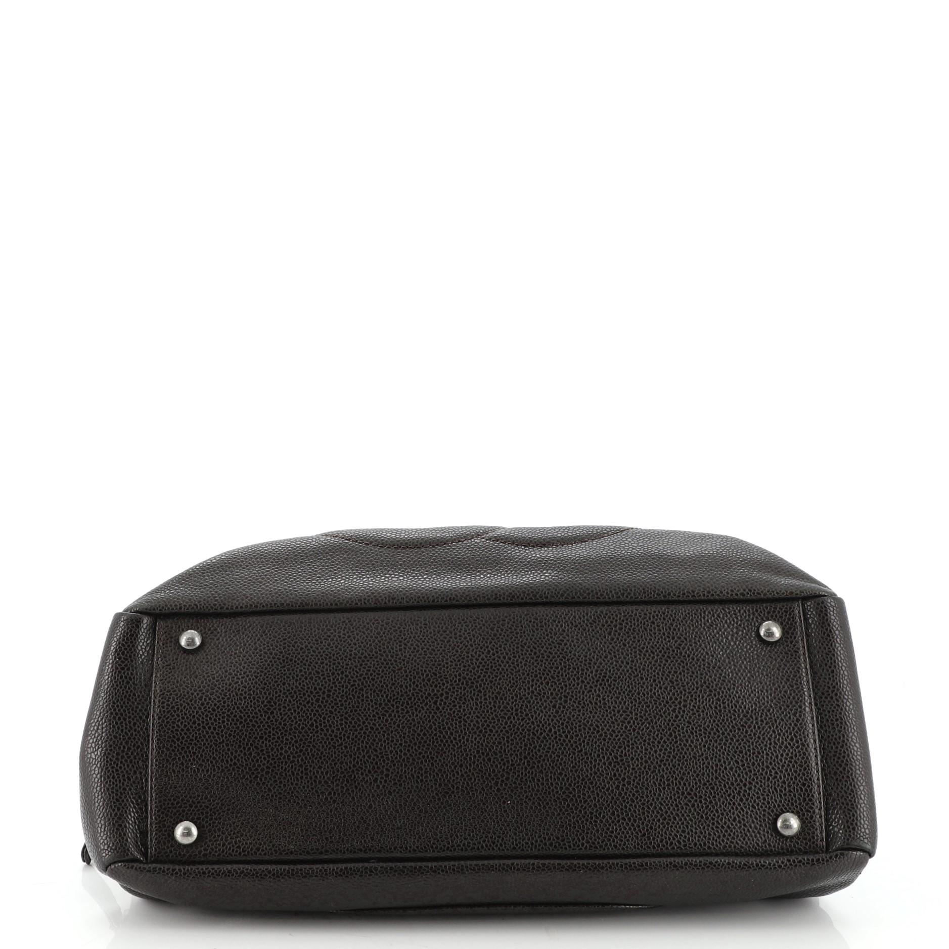 Chanel Caviar 31 Tote Caviar Medium In Good Condition In NY, NY