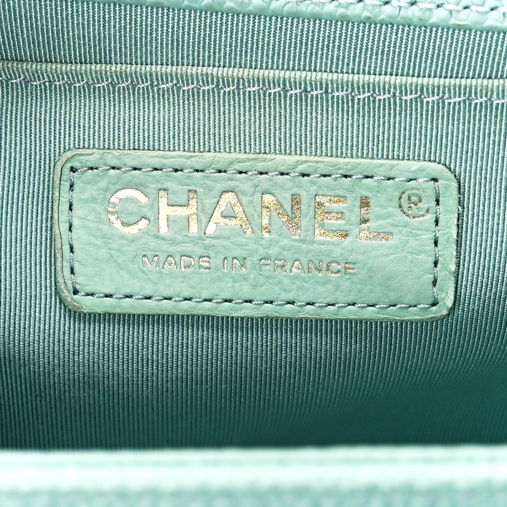 Chanel Caviar Aqua Blue Quilted Boy Flap Bag Medium For Sale 4