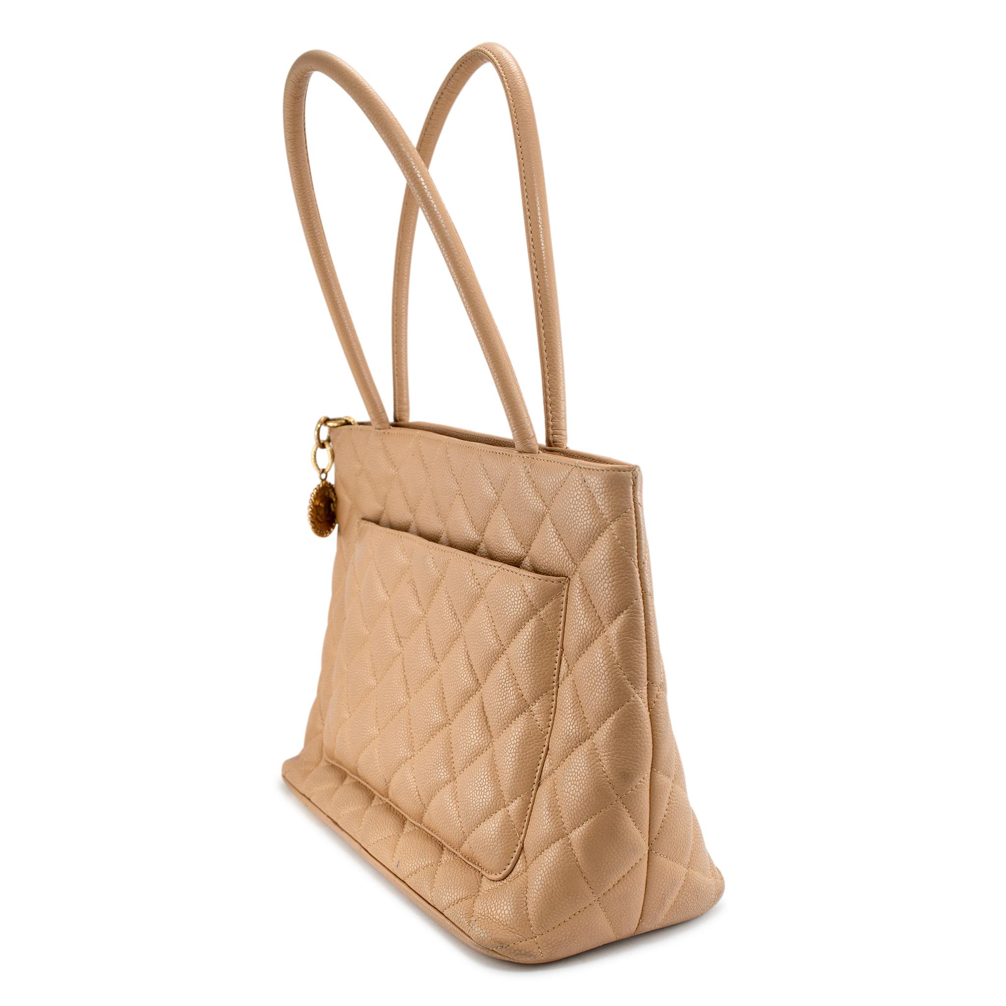 Chanel Caviar Beige Quilted Medallion A01804 Tote Handbag For Sale 1