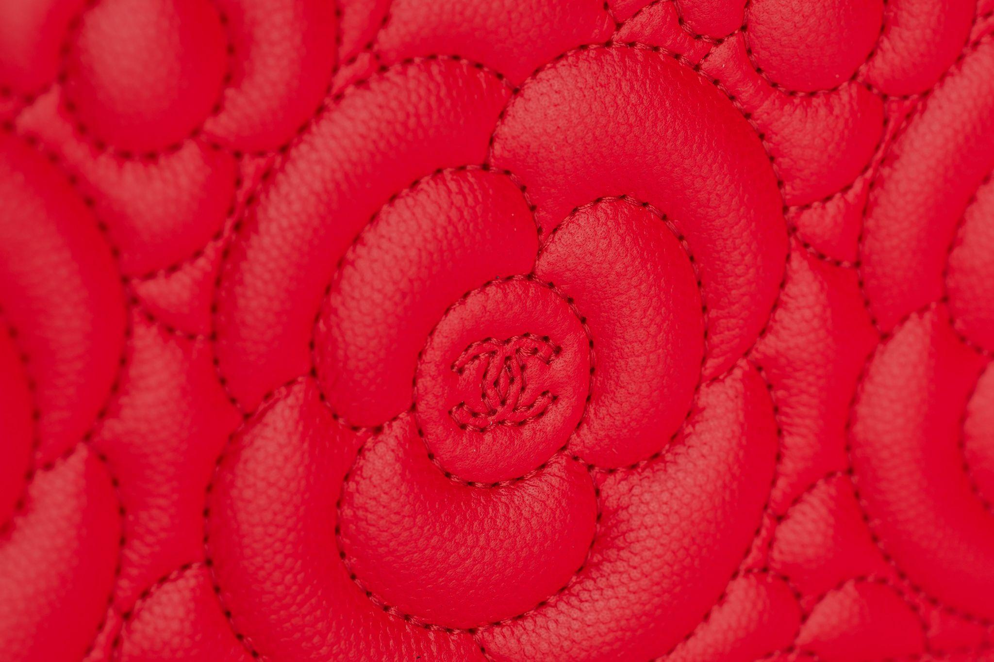 Chanel Caviar Camellia Wallet on Chain For Sale 5