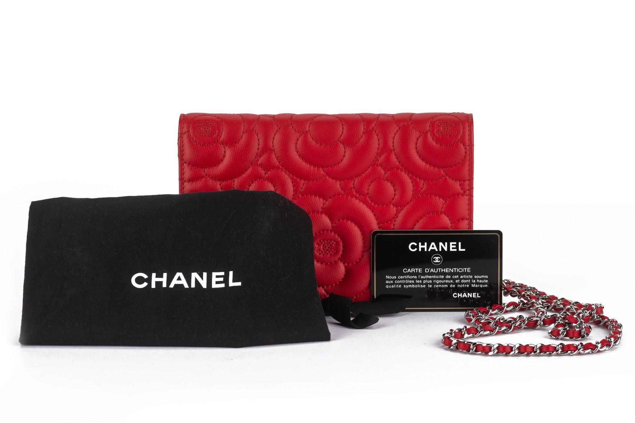 Chanel Caviar Camellia Wallet on Chain For Sale 10