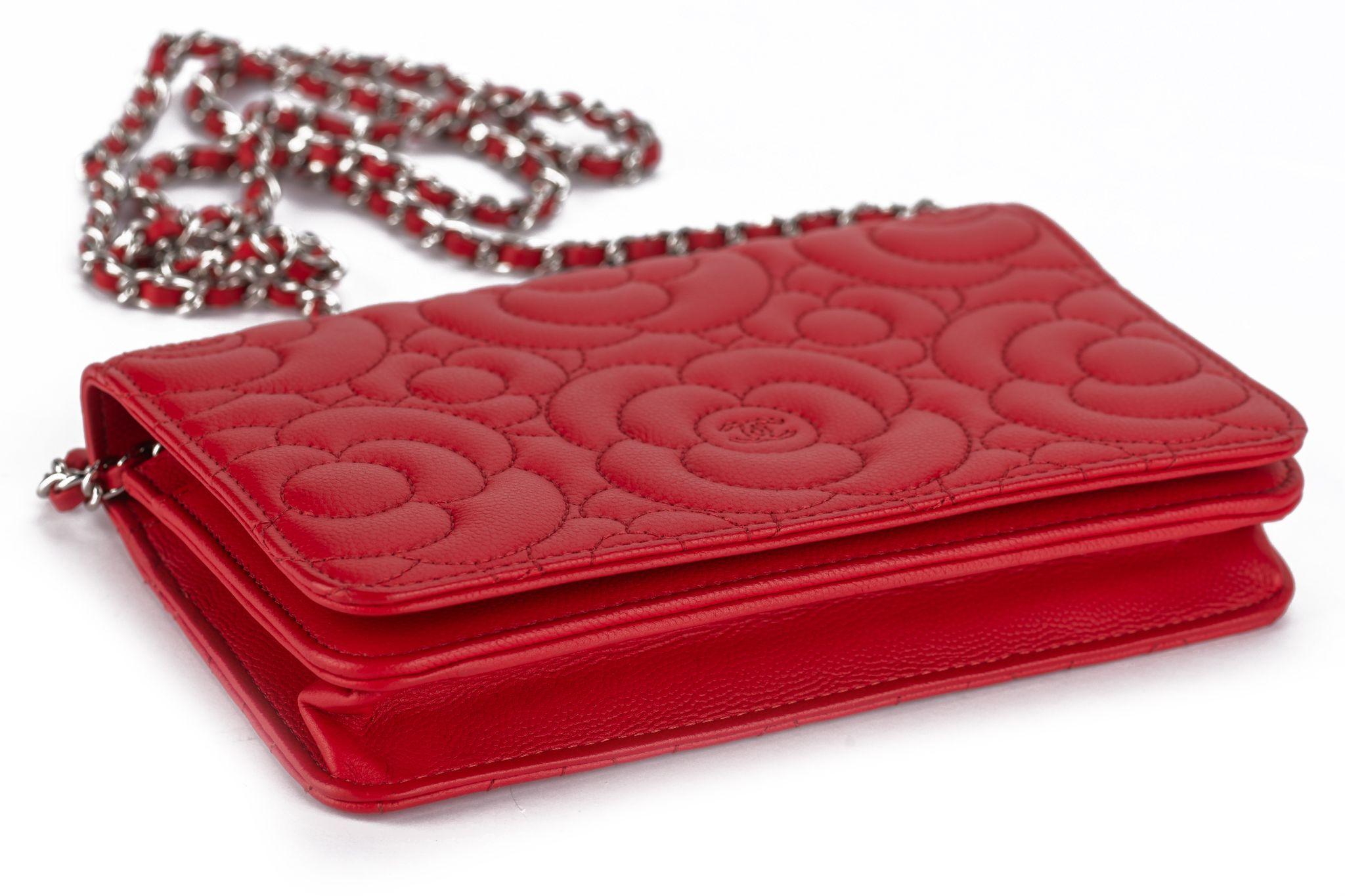 Women's Chanel Caviar Camellia Wallet on Chain For Sale