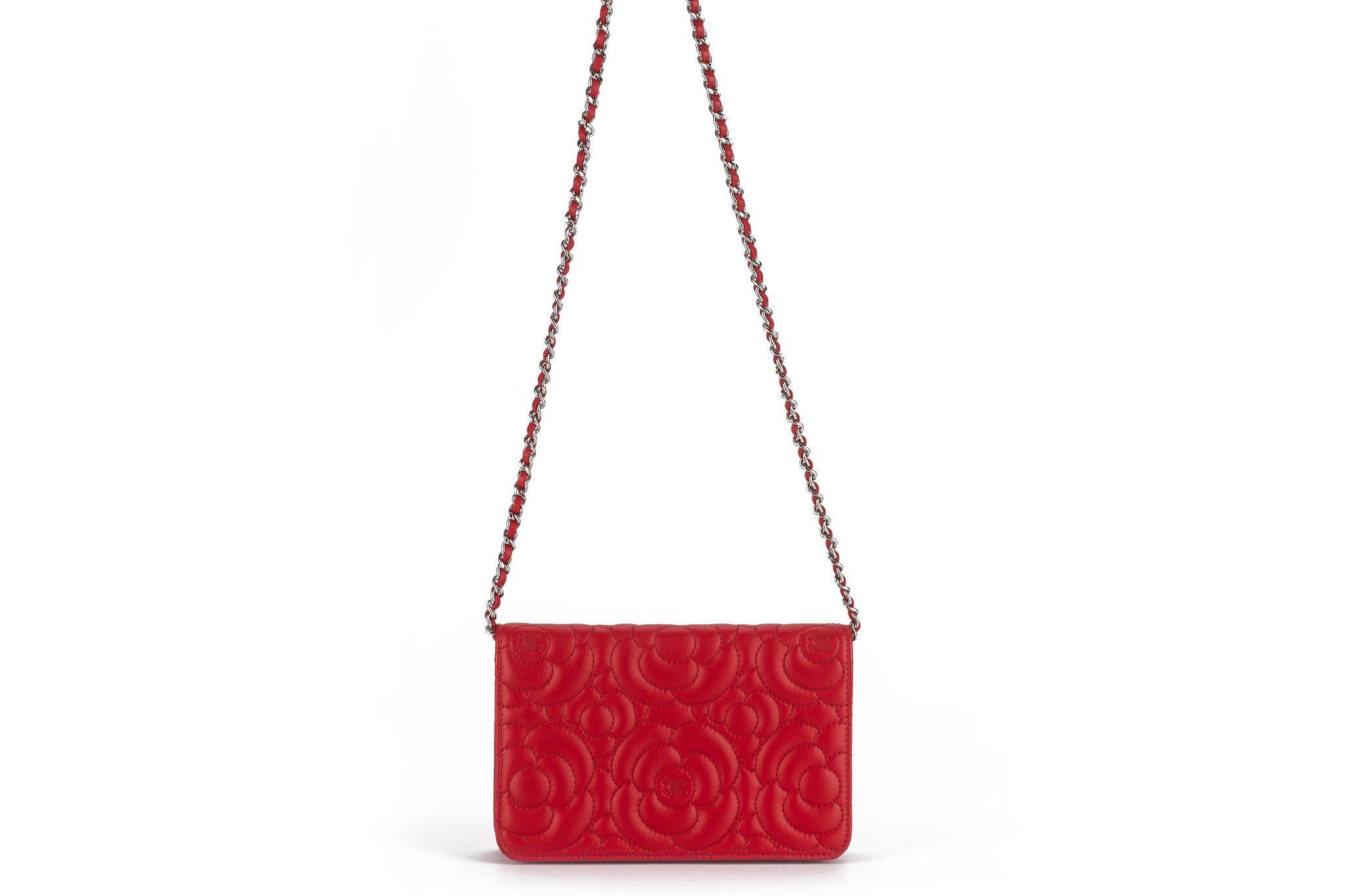 Chanel Caviar Camellia Wallet on Chain For Sale 1