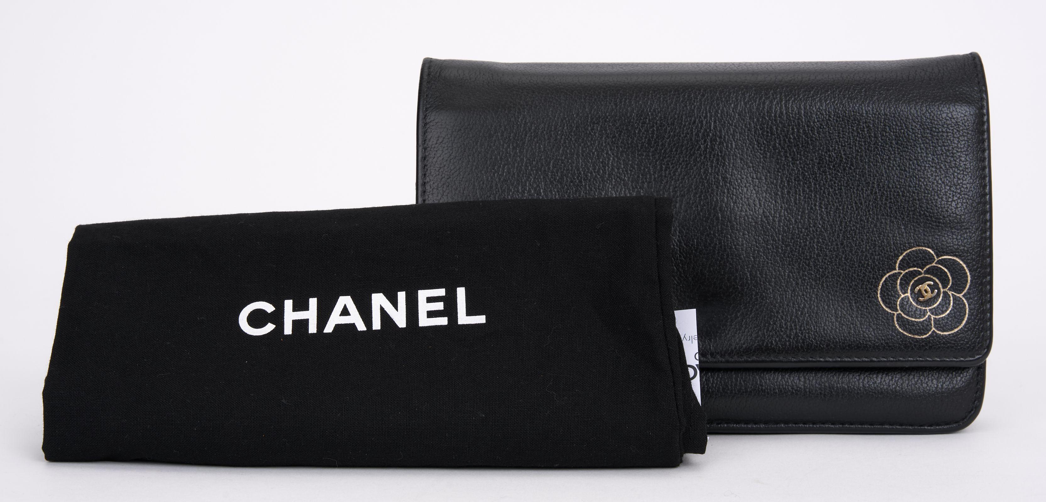 Chanel Caviar Camellia Wallet on Chain For Sale 3