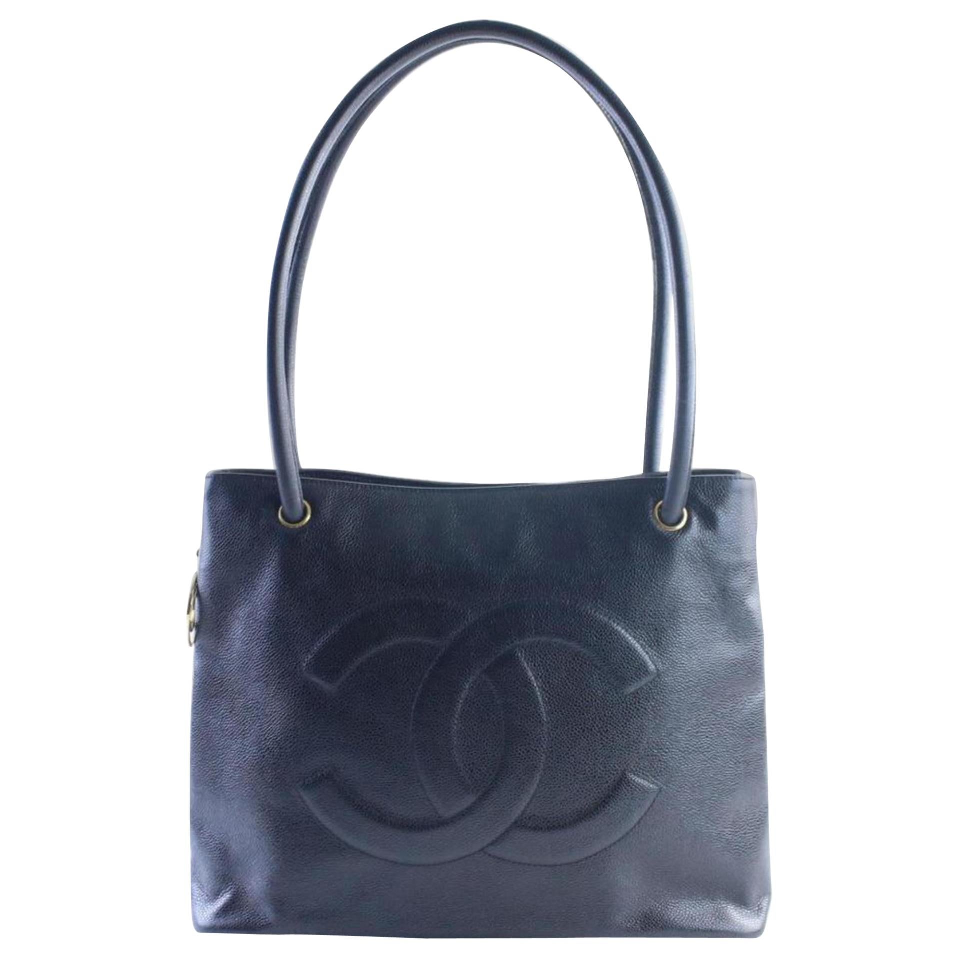 Chanel Caviar Cc Logo Loop 17cr0611 Black Leather Tote For Sale