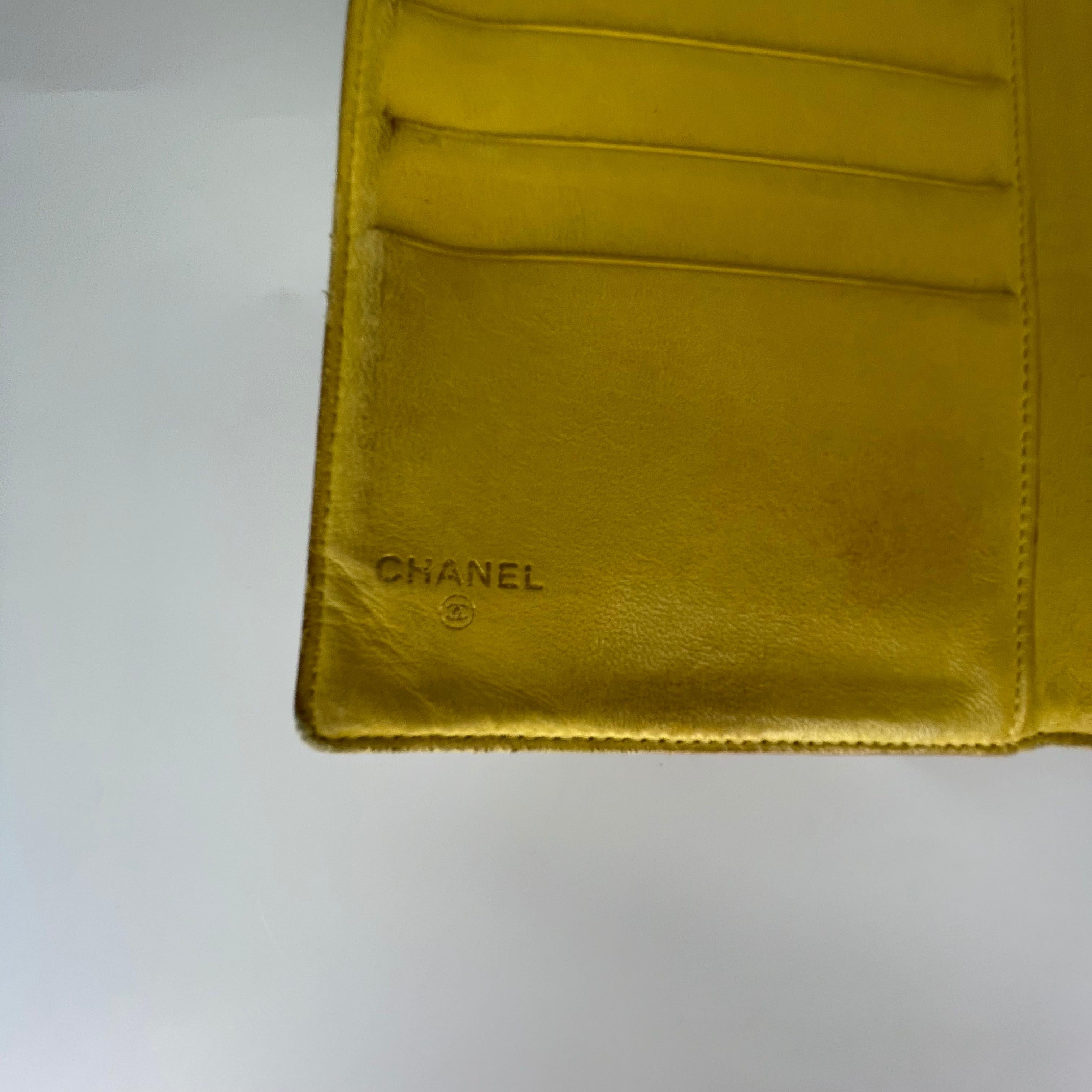 Women's or Men's Chanel Caviar CC Mustard Yellow Compact Snap Wallet 1997 For Sale