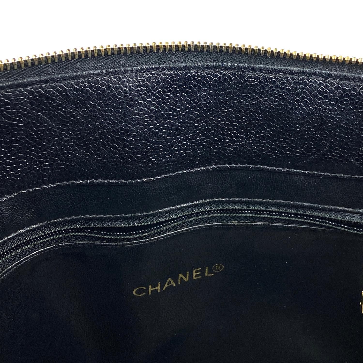 Chanel Caviar CC Tote Crossbody Bag For Sale 6