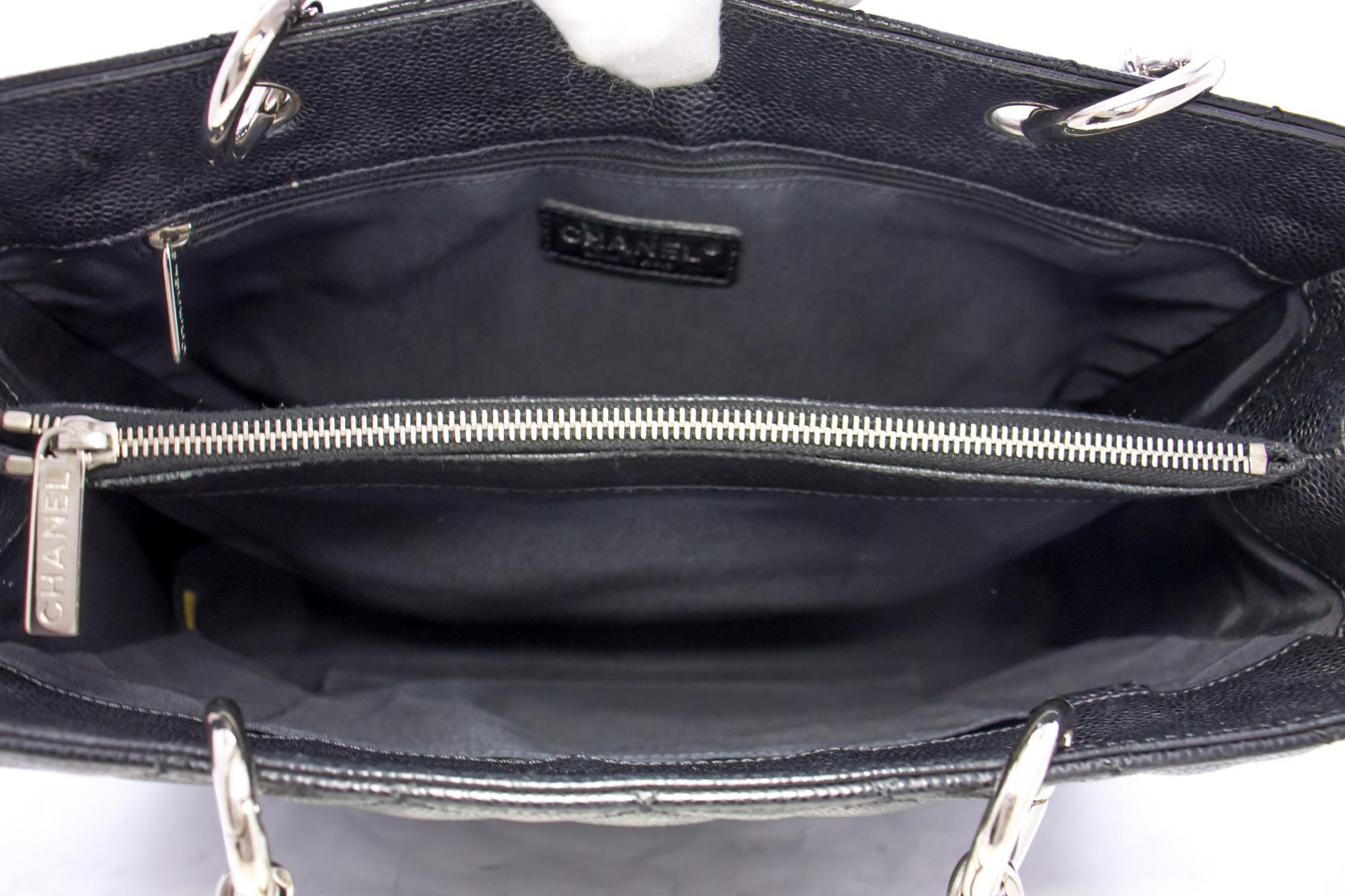 CHANEL Kaviar GST 13
