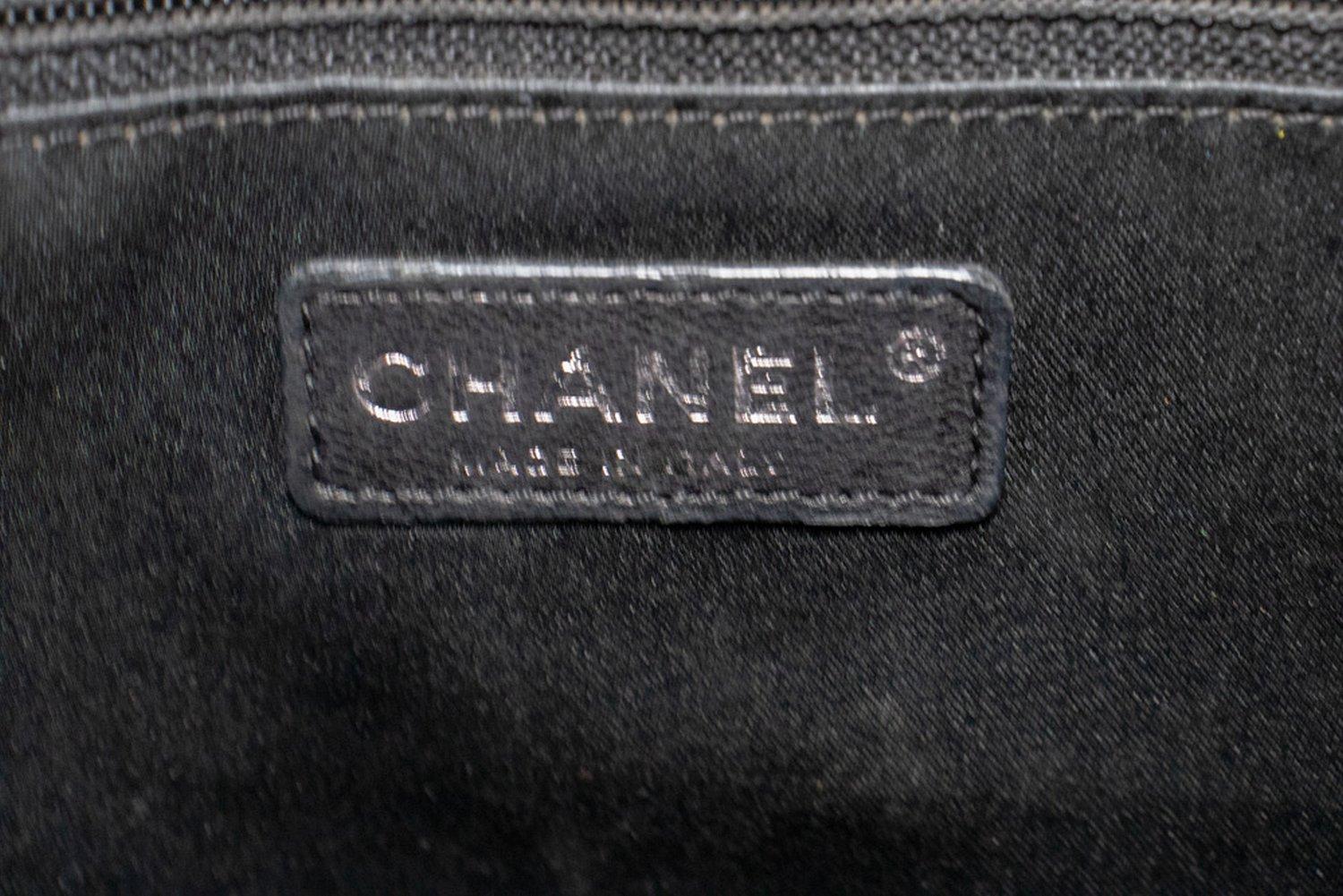 CHANEL Caviar GST 13
