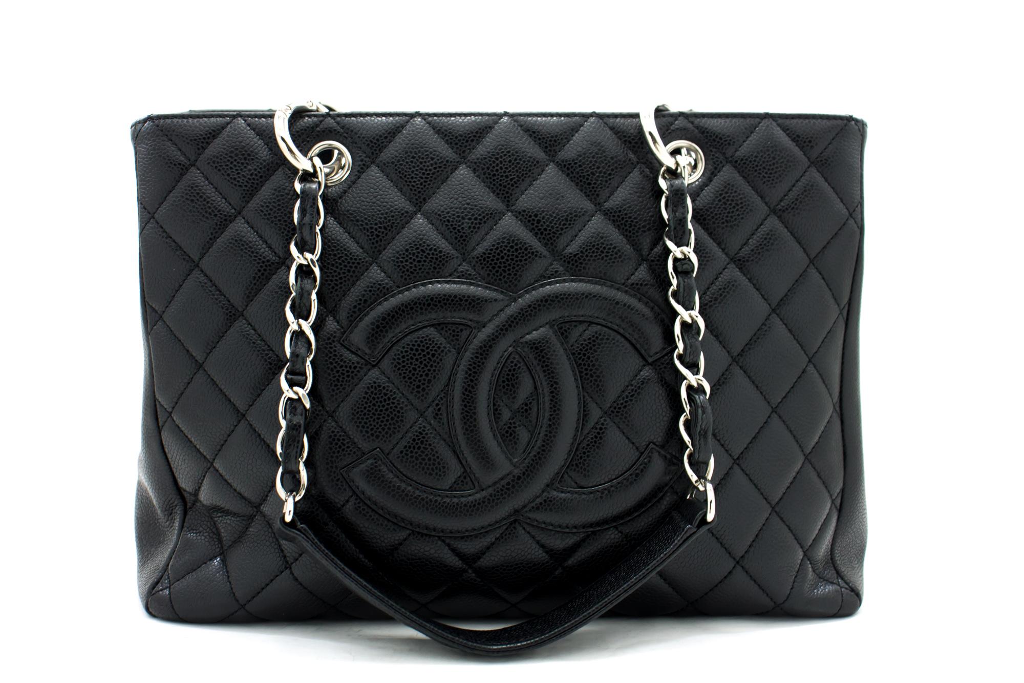 Eine authentische CHANEL Kaviar GST 13