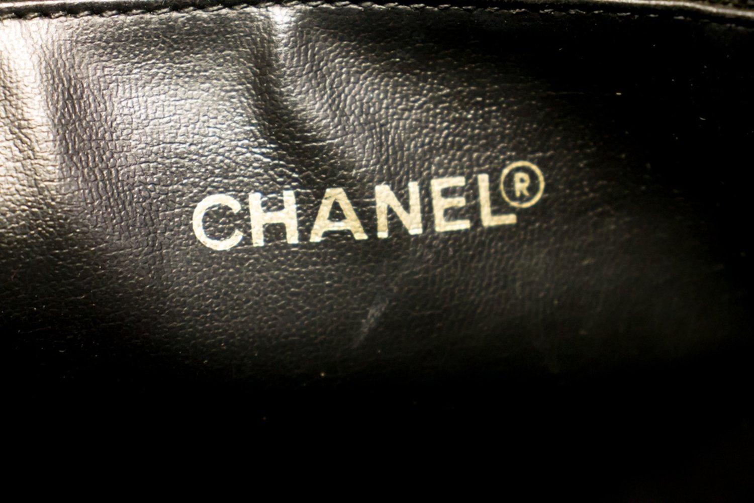 CHANEL Caviar Large Chain Shoulder Bag Leather Black Gold Hardware 12