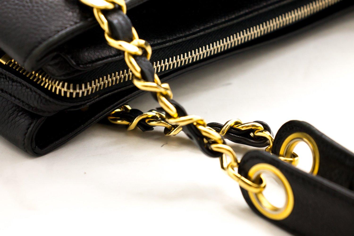 CHANEL Kaviar Große Kette Umhängetasche Leder Schwarz Reißverschluss Goldperle im Angebot 8