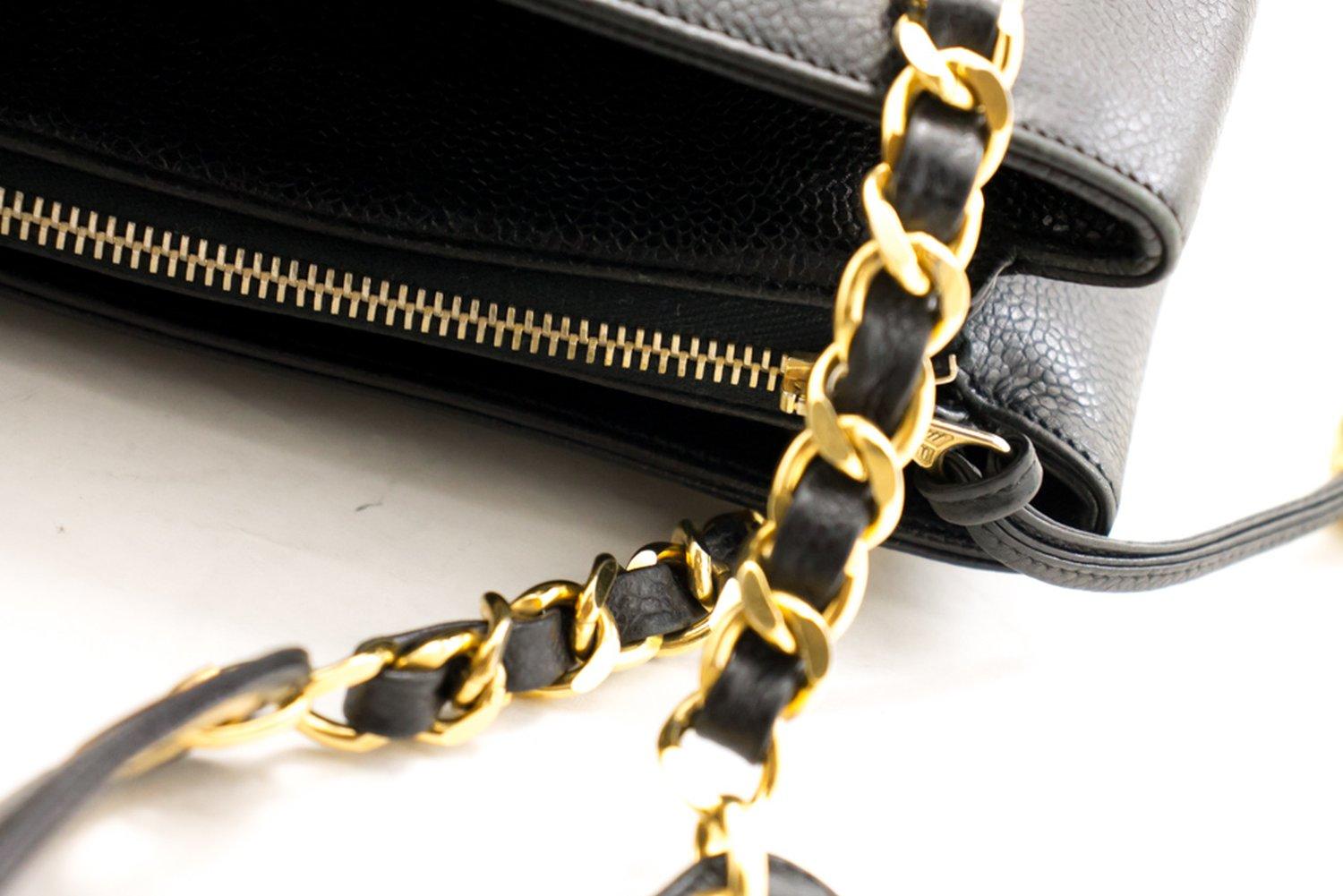 CHANEL Kaviar Große Kette Umhängetasche Leder Schwarz Reißverschluss Goldperle im Angebot 9