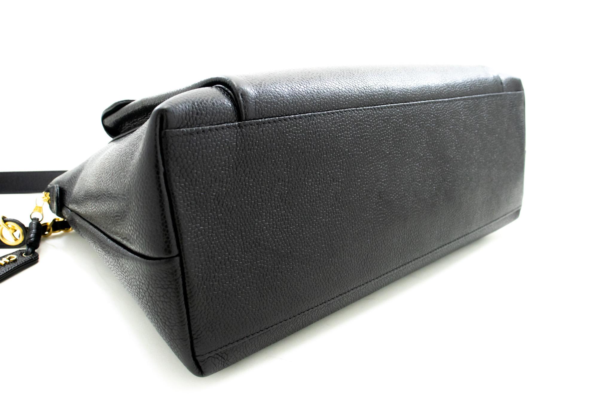 CHANEL Caviar Large Chain Shoulder Bag Leather Black Zip Goldper Pour femmes en vente