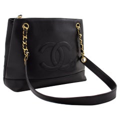 CHANEL Kaviar Große Kette Umhängetasche Leder Schwarz Reißverschluss Goldperle