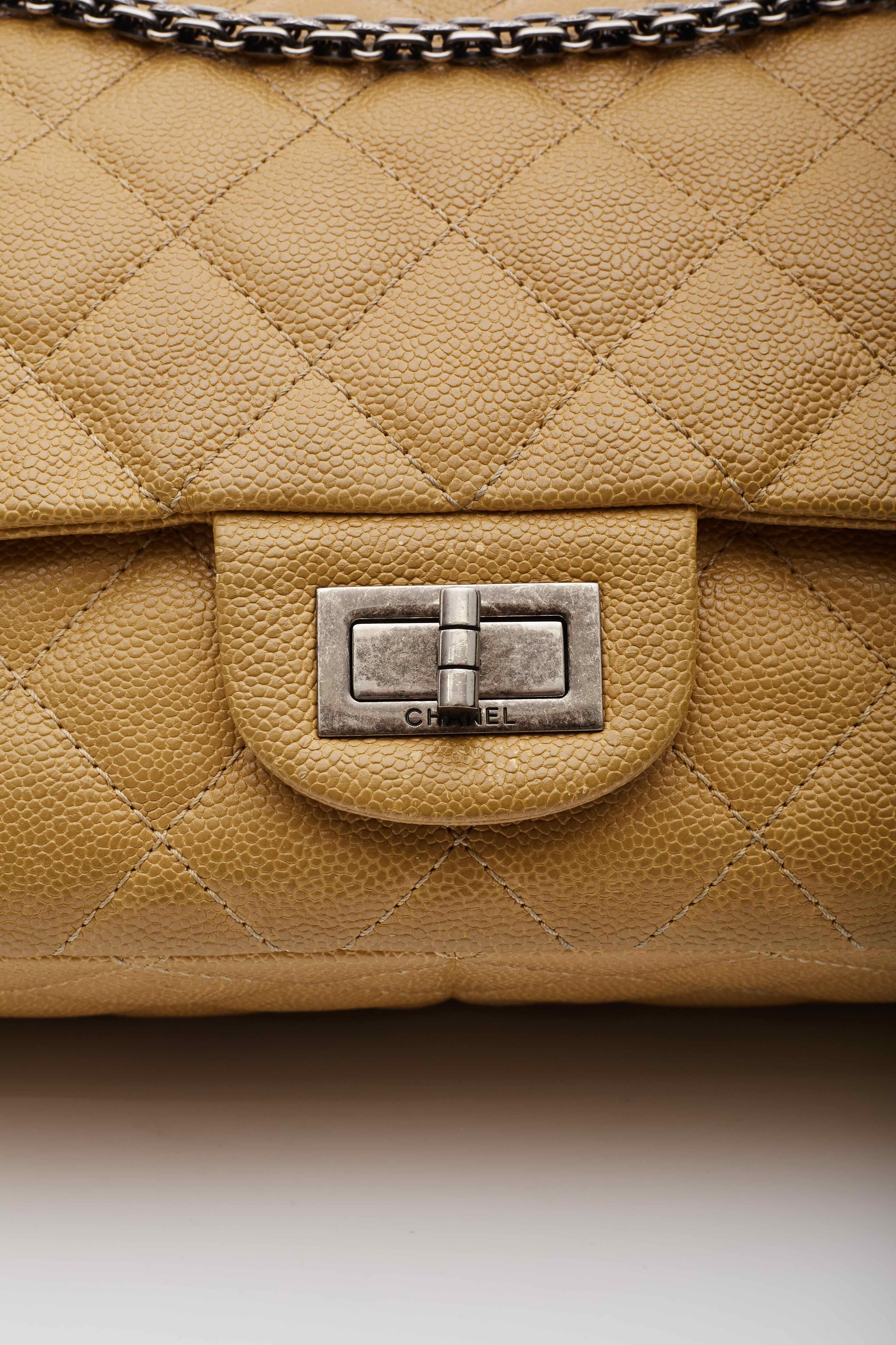 Chanel Caviar Leather 2.55 Reissue Maxi 227 Double Flap Bag For Sale 1