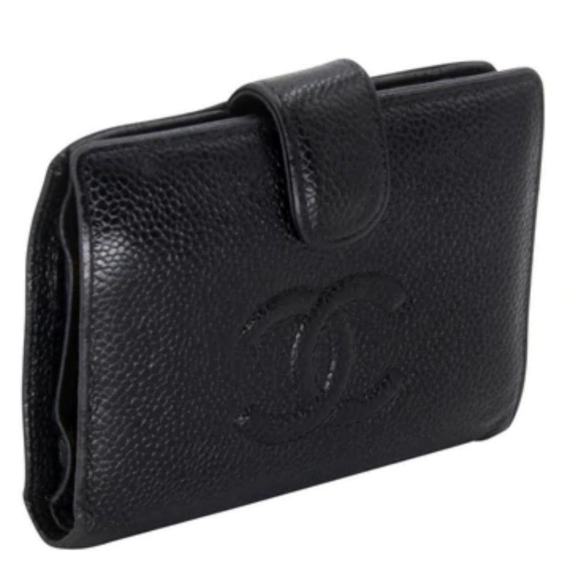Chanel Caviar Leather Compact French Purse Wallet CC-0213N-0025

This Chanel Black Caviar Leather Compact French Purse Wallet is a fashionable way to organize your essentials such as your bills, coins and credit cards. It features durable caviar